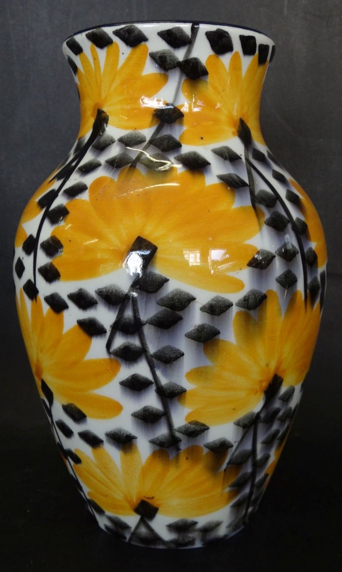 Fayence-Vase, Schramberg, Blätterdekor, H-20 c