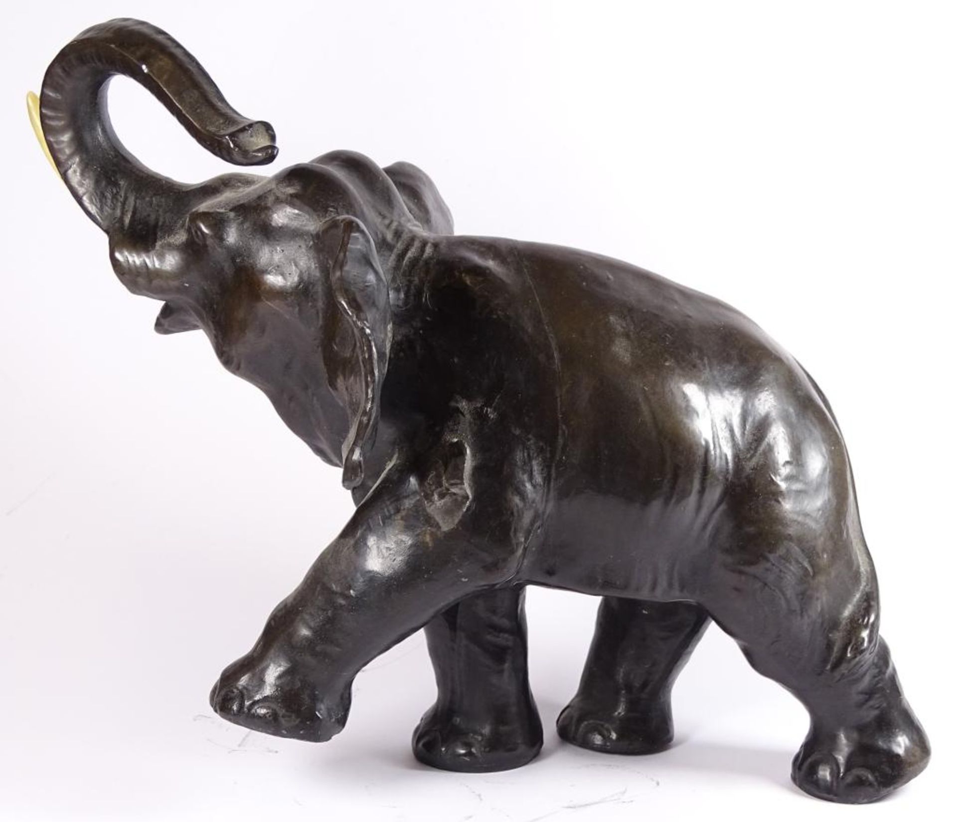 Bronze "Elefant" mit erhobenen Rüssel, ein Stosszahn fehlt, H-19 cm, L-26 c - Bild 3 aus 3