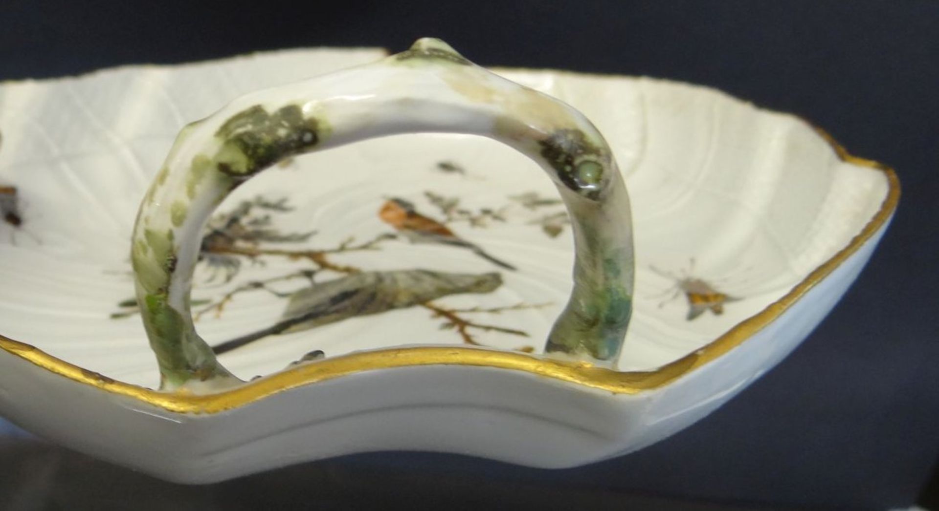 gr. Blattschale "Meissen" um 1760, Schwertermarke, 1.Wahl, Griff restauriert.H-7,5 cm, 25x21 cm - Bild 5 aus 6