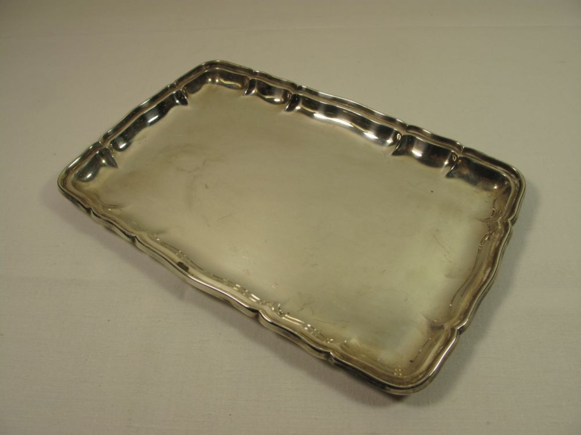 Tablett "Wilkens", 835er Silber, 282,3g, 15,5 x 24,5cm.