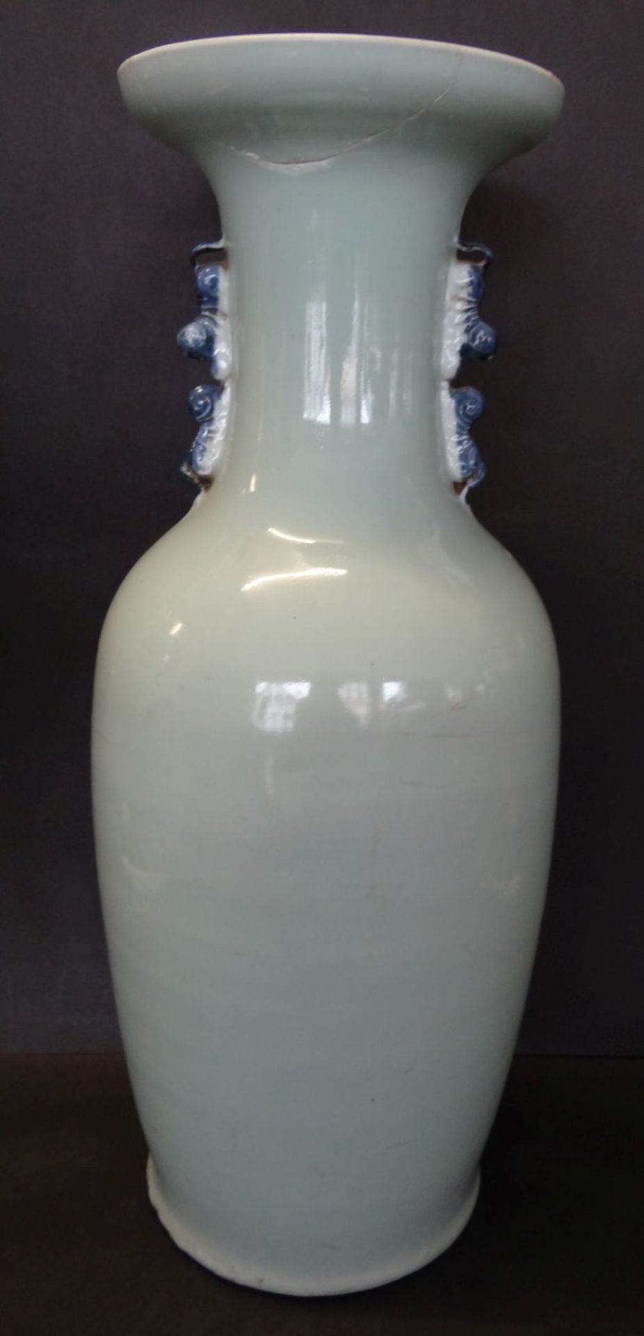 hohe China-Vase mit Blaumalerei, 19.Jhd., Rand geklebt, H-58 cm - Bild 3 aus 6