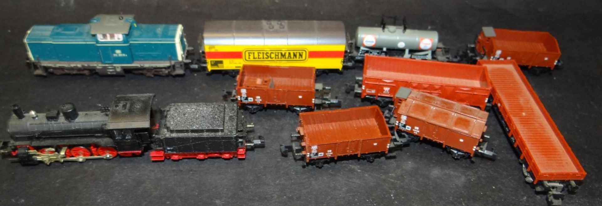 kl. Lot Fleischmann, Spur N, Dampflok mit Tender, Diesellok, 8 Güterwage