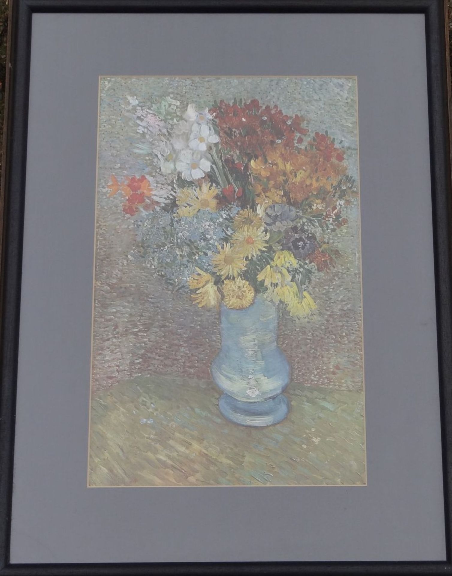 grosser Kunstdruck, Blumen in blauer Vase nach van Gogh, ger/Glas, RG 74x55 cm