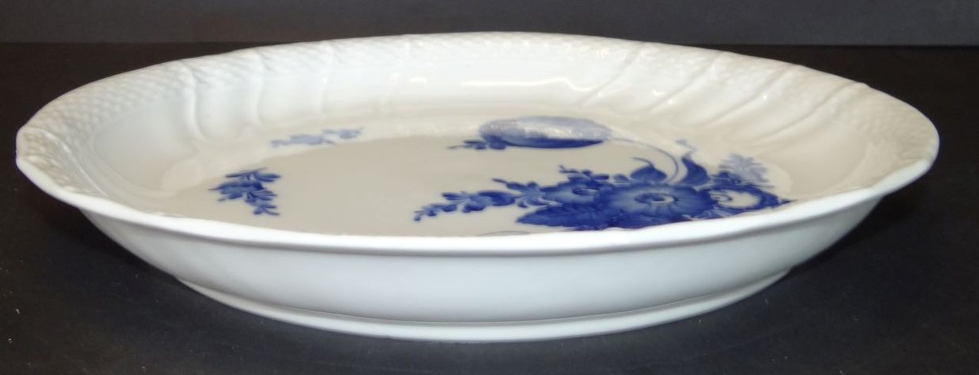 gr. Kuchenschale"Royal Copenmhagen" blaue Blumen, D-29 cm - Bild 3 aus 4
