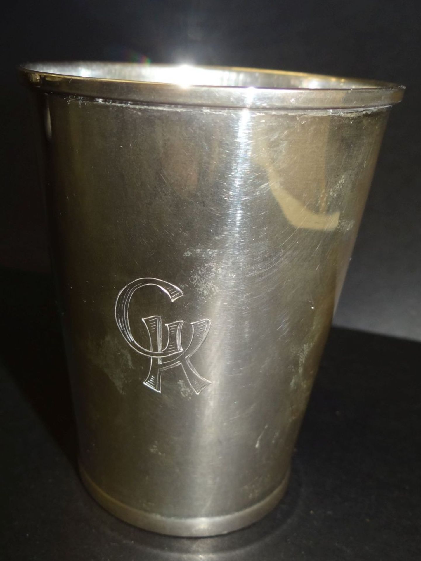 Silberbecher-800- mit Monogramm CK, H-9 cm, 91 gr.