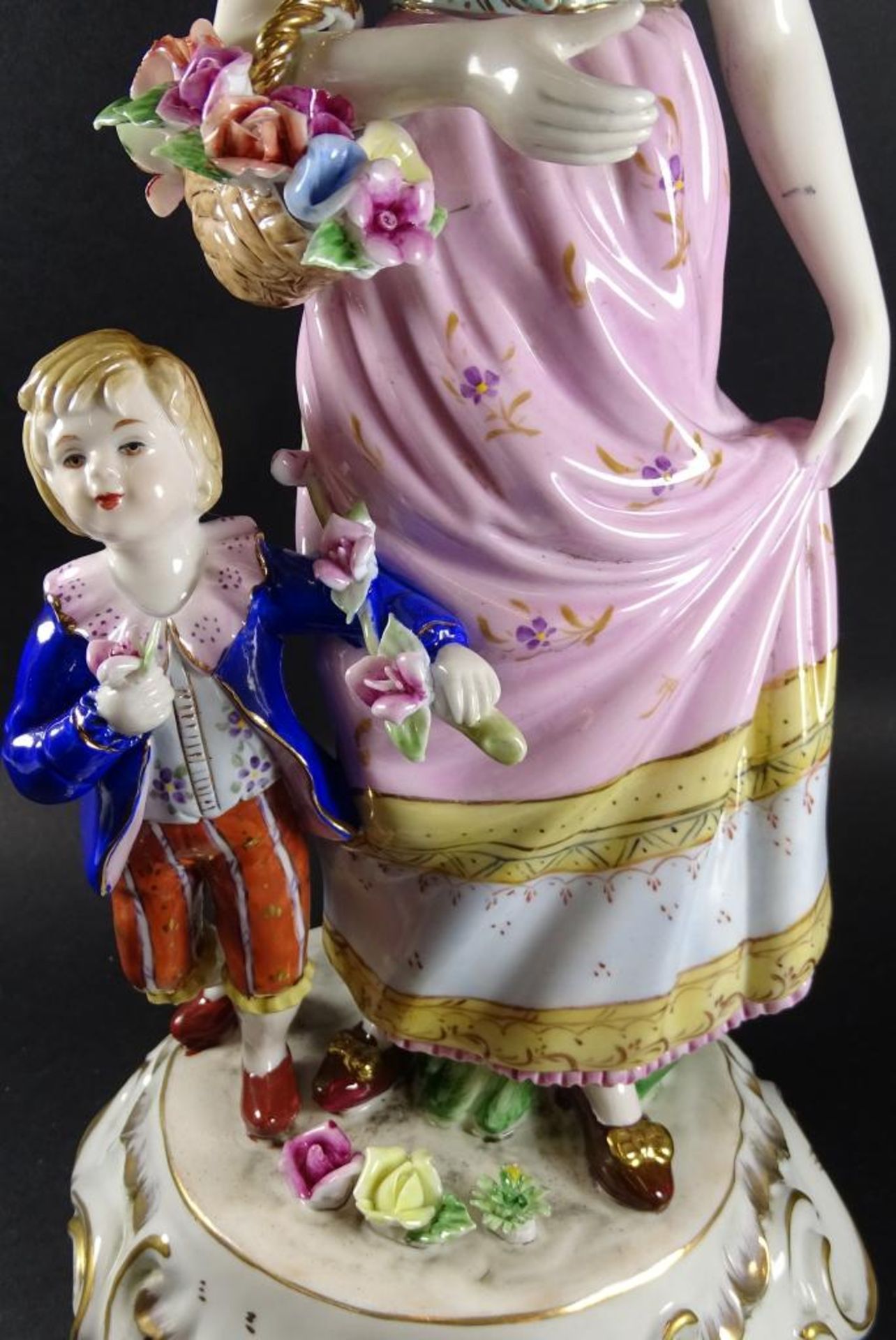 hohe Figur (30 cm) Junge Mutter mit Kind, bemalt, Meissen-Nachahmung, - Bild 3 aus 6