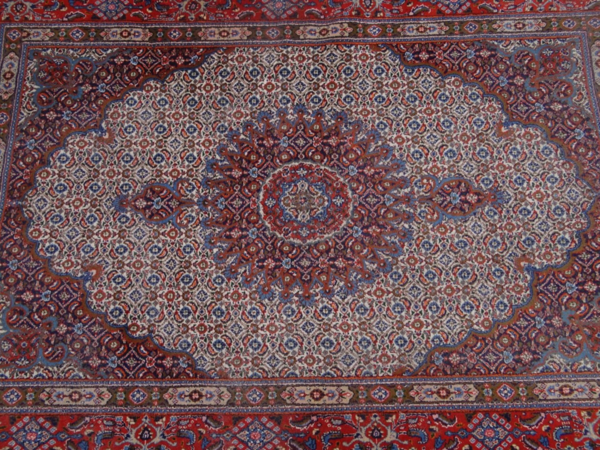 Orient-Teppich, 233x154 cm,Gebrauchsspuren, minim. Mottenbefall am Rand - Bild 3 aus 6