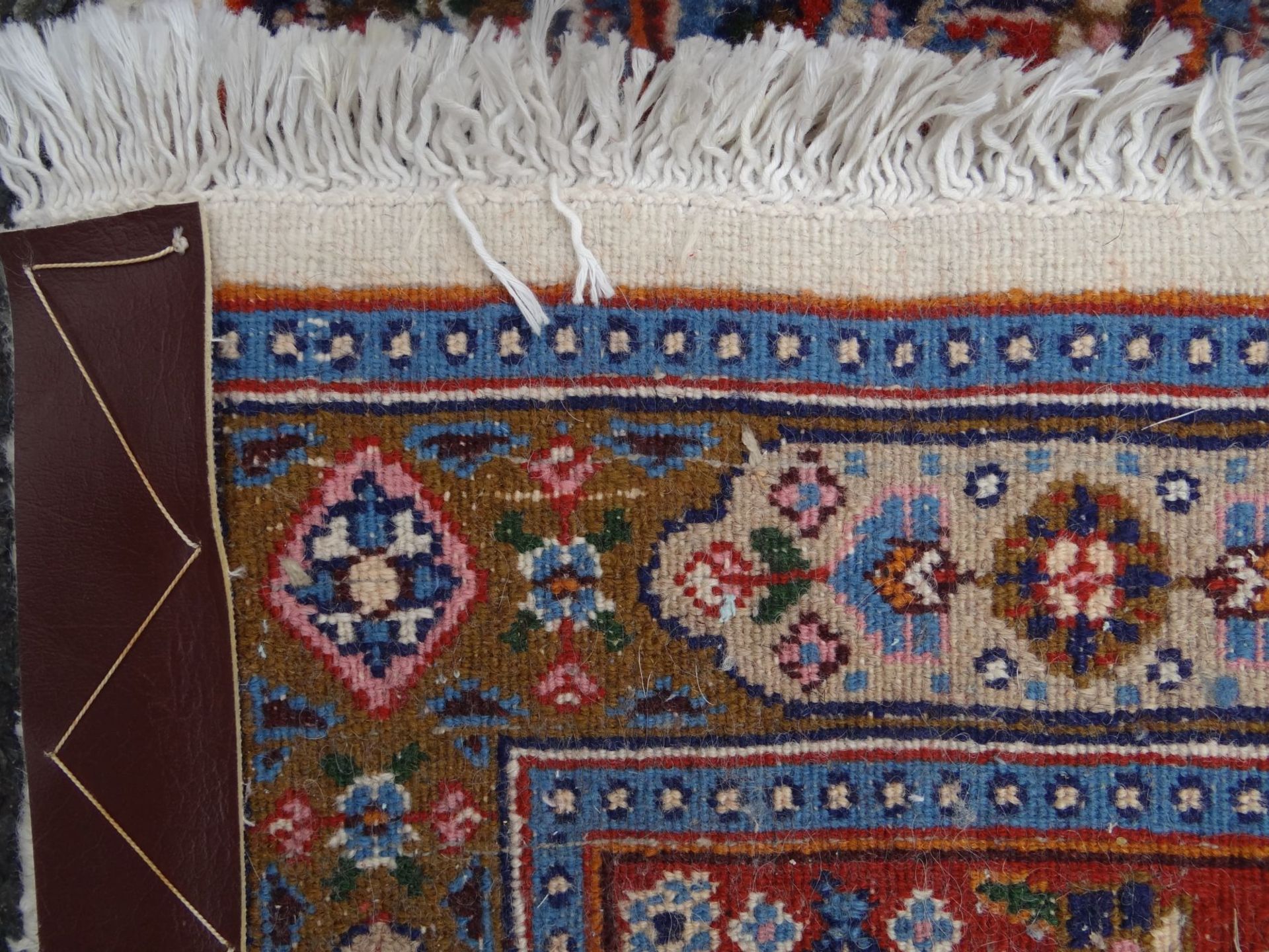 Orient-Teppich, 233x154 cm,Gebrauchsspuren, minim. Mottenbefall am Rand - Bild 5 aus 6