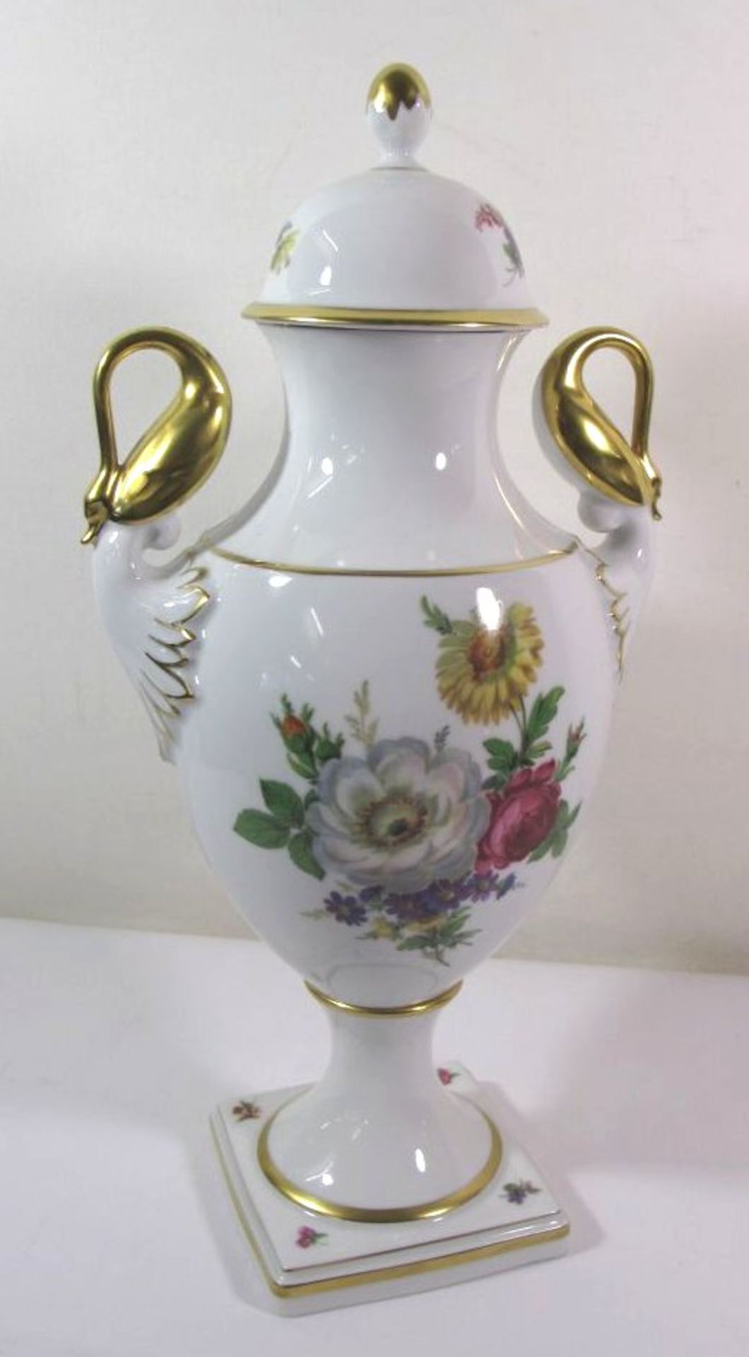 Deckelvase "Kaiser", Blumen- u. Golddekor "Gloria", H-42cm. - Bild 2 aus 3