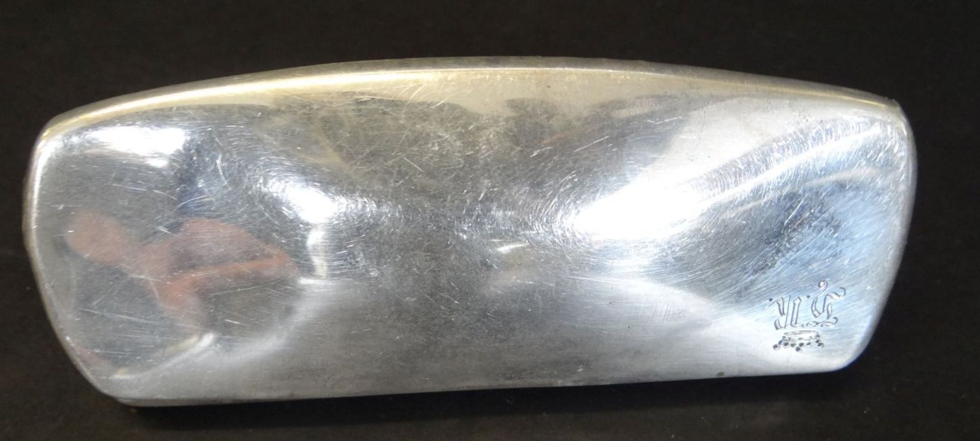 Brillenetui, Silber geprüft, Krone-Gravur und eingeritzt Fanny 1918, 10,5x4,5 cm, 46 gr., etwas