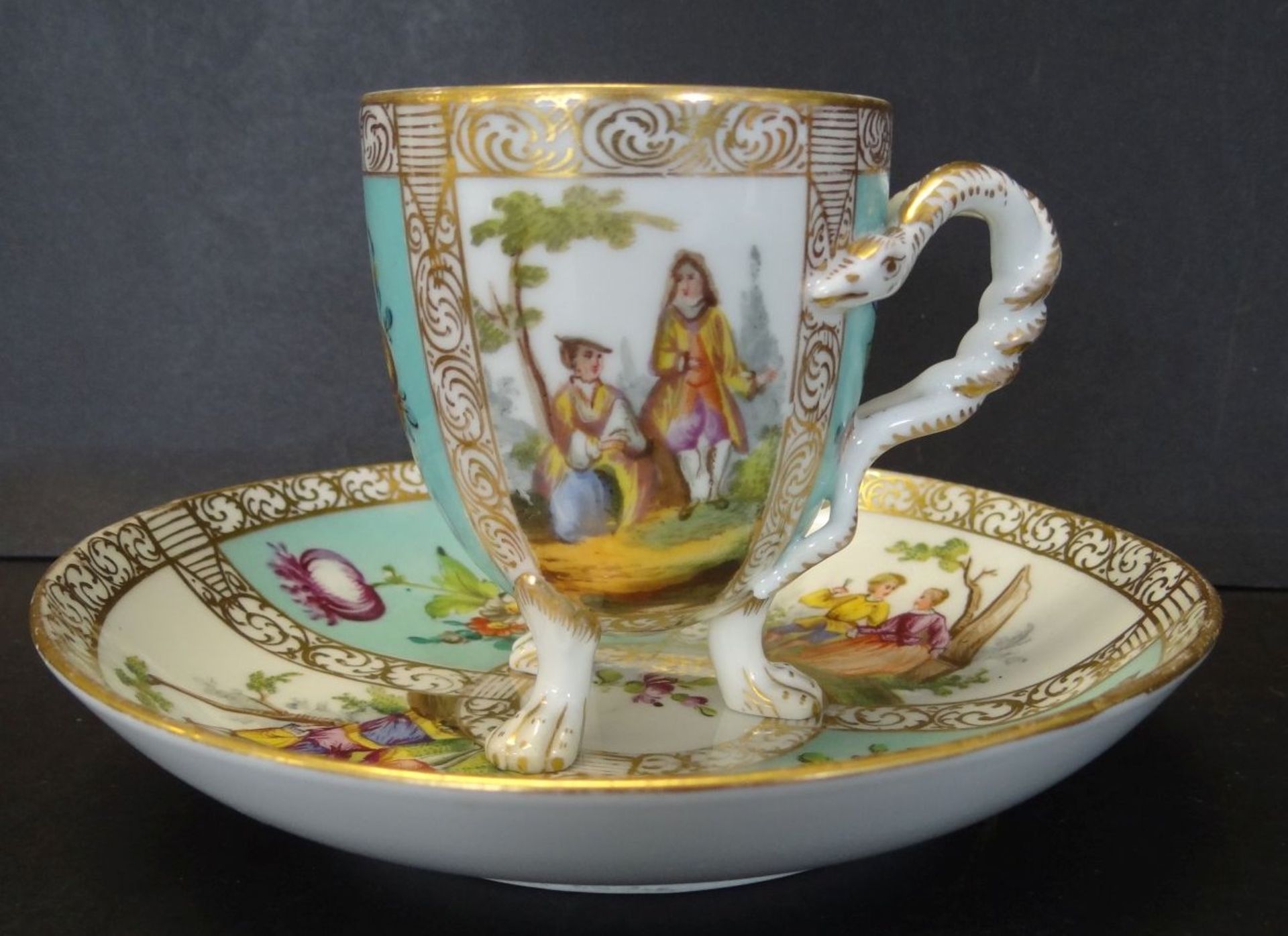 Tasse mit U.T. "Meissen" Blumen und Parkszenen, Untertasse Knaufschwerter, durchschliffen, D-15,5