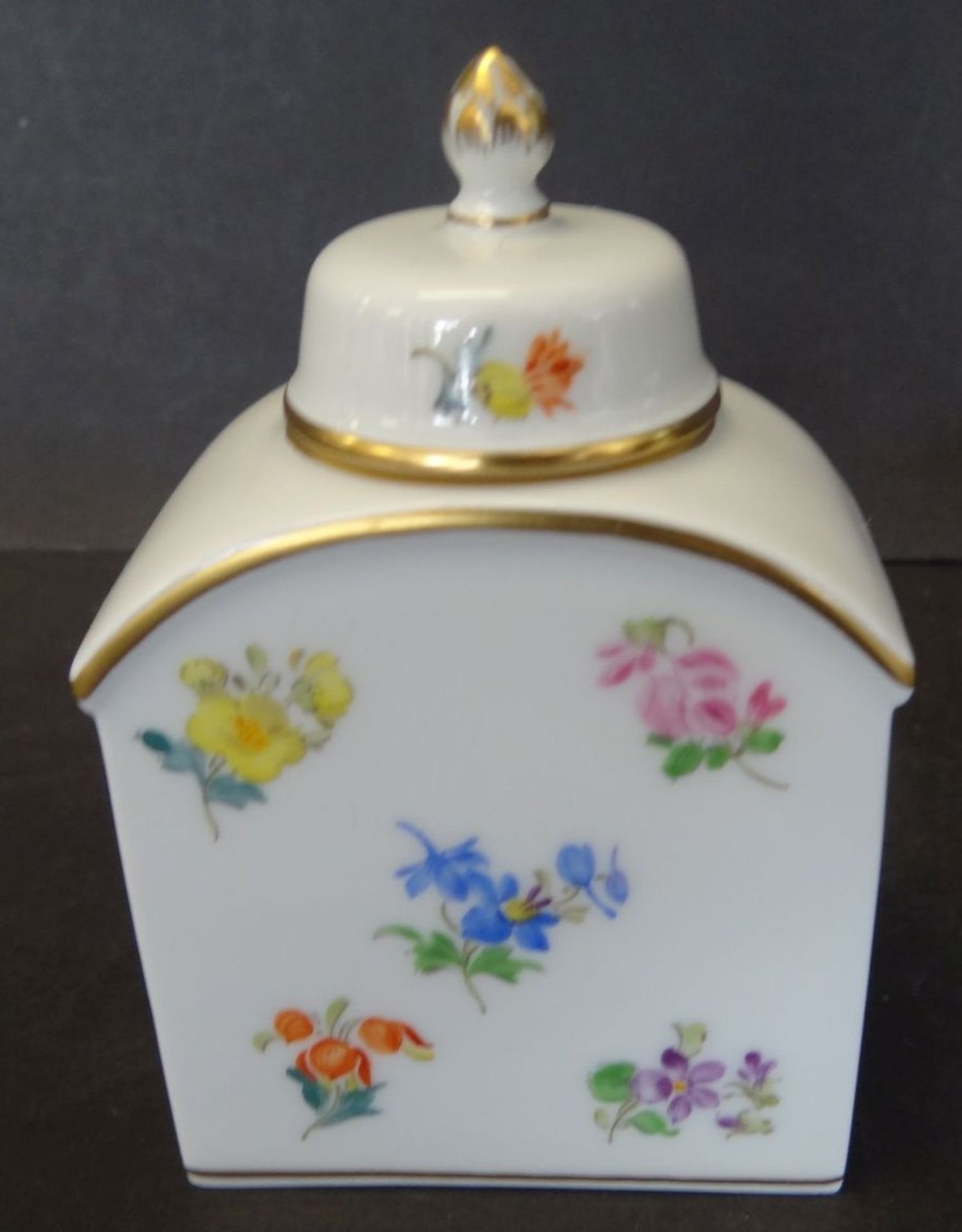 kl. Teedose und Väschen, Meissen, Streublümchen, H-9 und Vase 6 cm, beide 1.Wa - Bild 2 aus 6