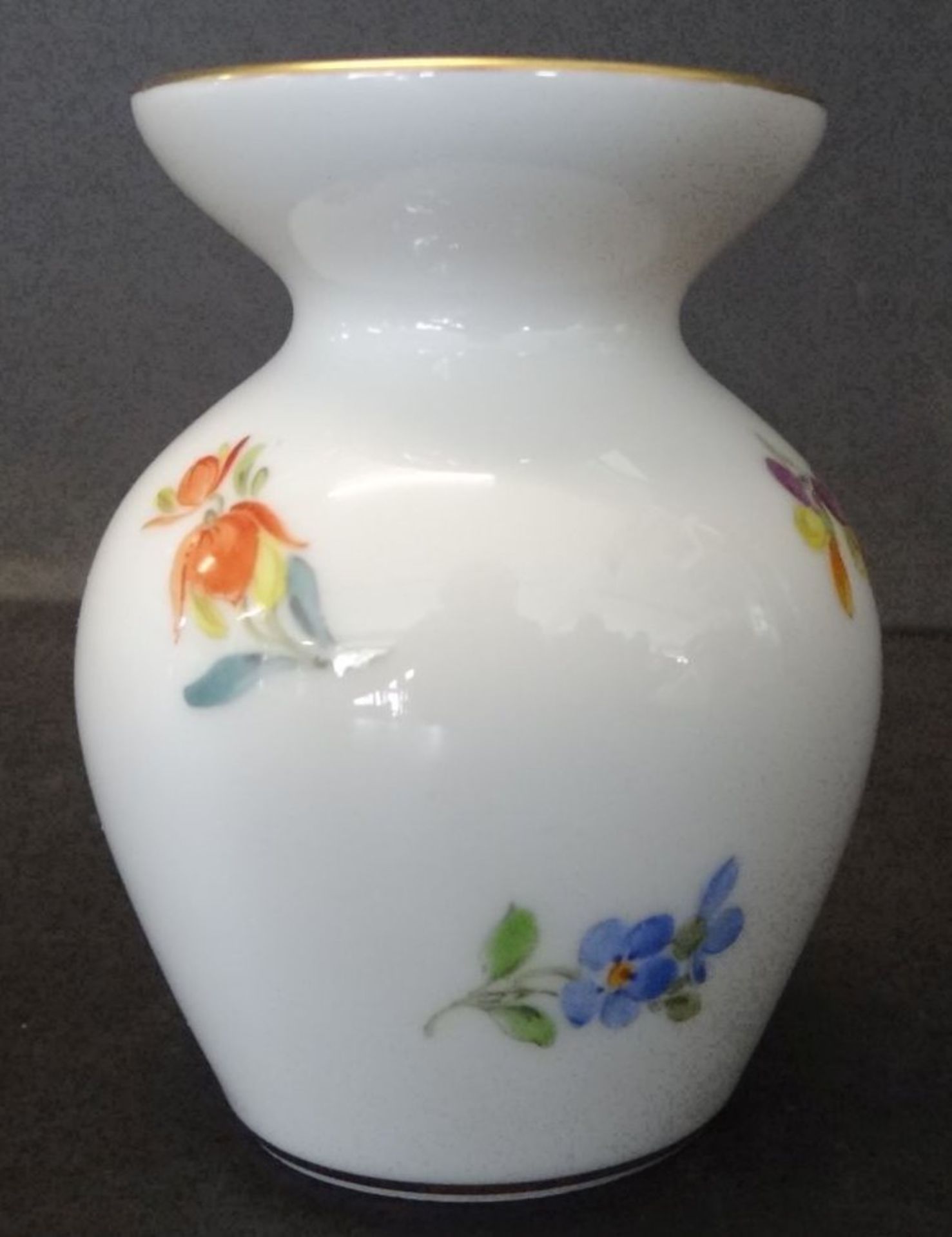 kl. Teedose und Väschen, Meissen, Streublümchen, H-9 und Vase 6 cm, beide 1.Wa - Bild 4 aus 6