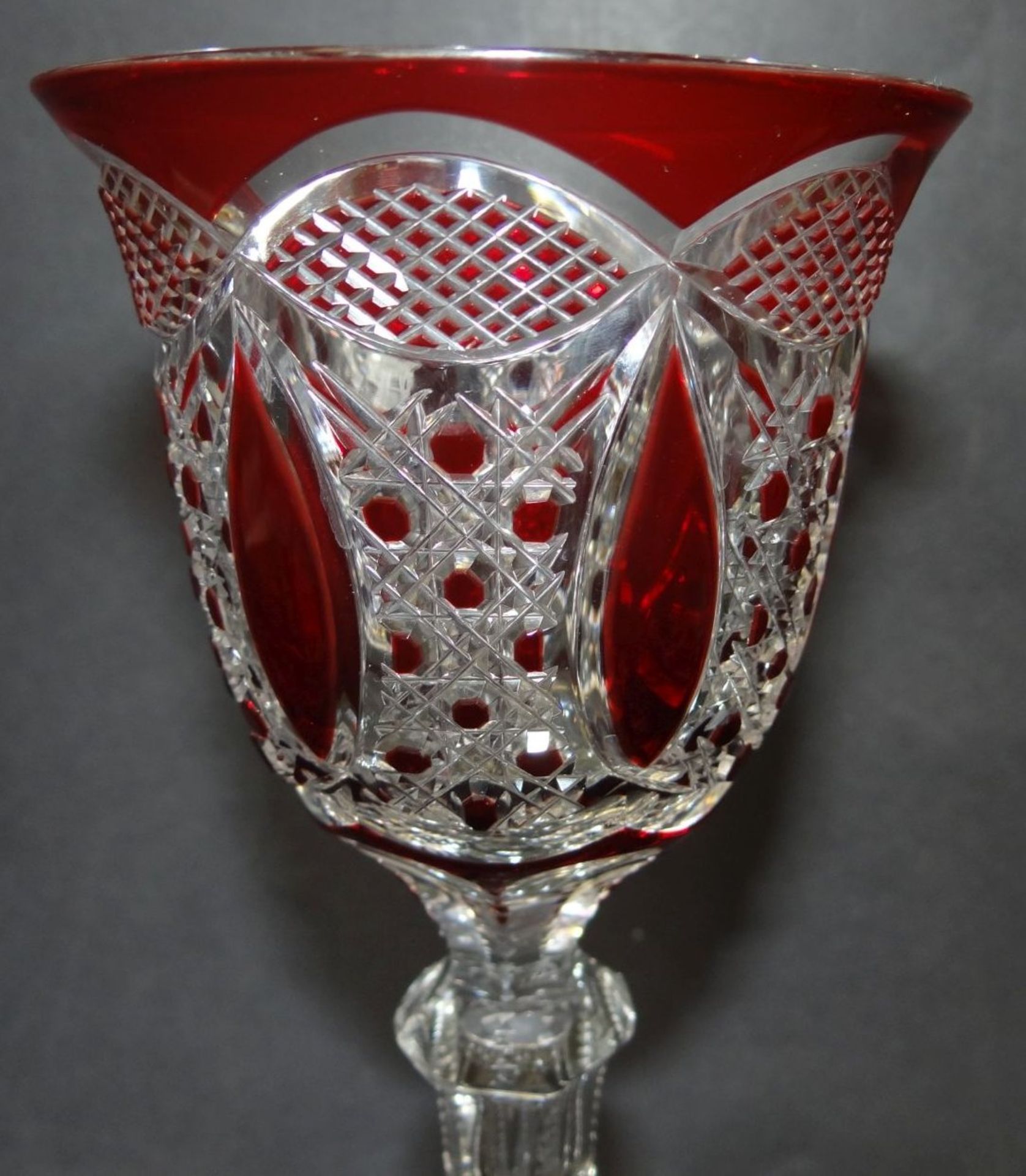 Stiel-Weinglas, rot überfangen, Baccarat, H-20 c - Bild 5 aus 5