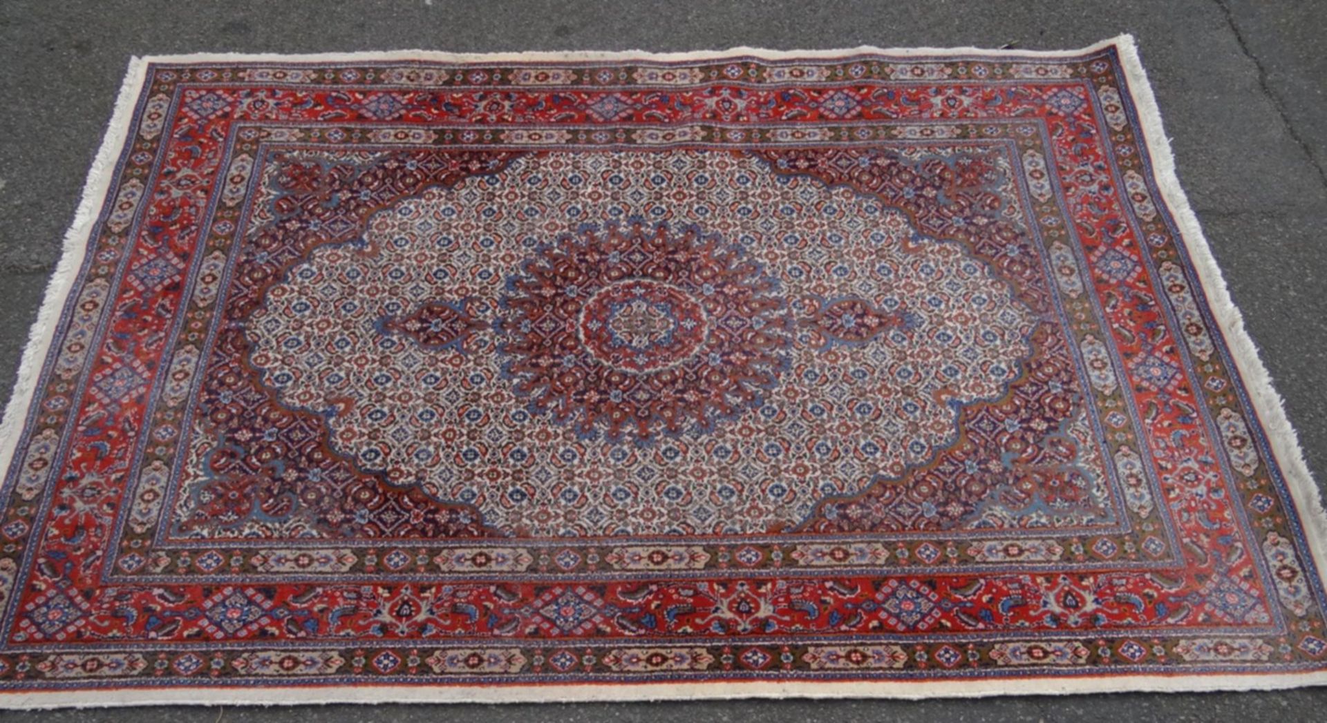 Orient-Teppich, 233x154 cm,Gebrauchsspuren, minim. Mottenbefall am Rand - Bild 2 aus 6