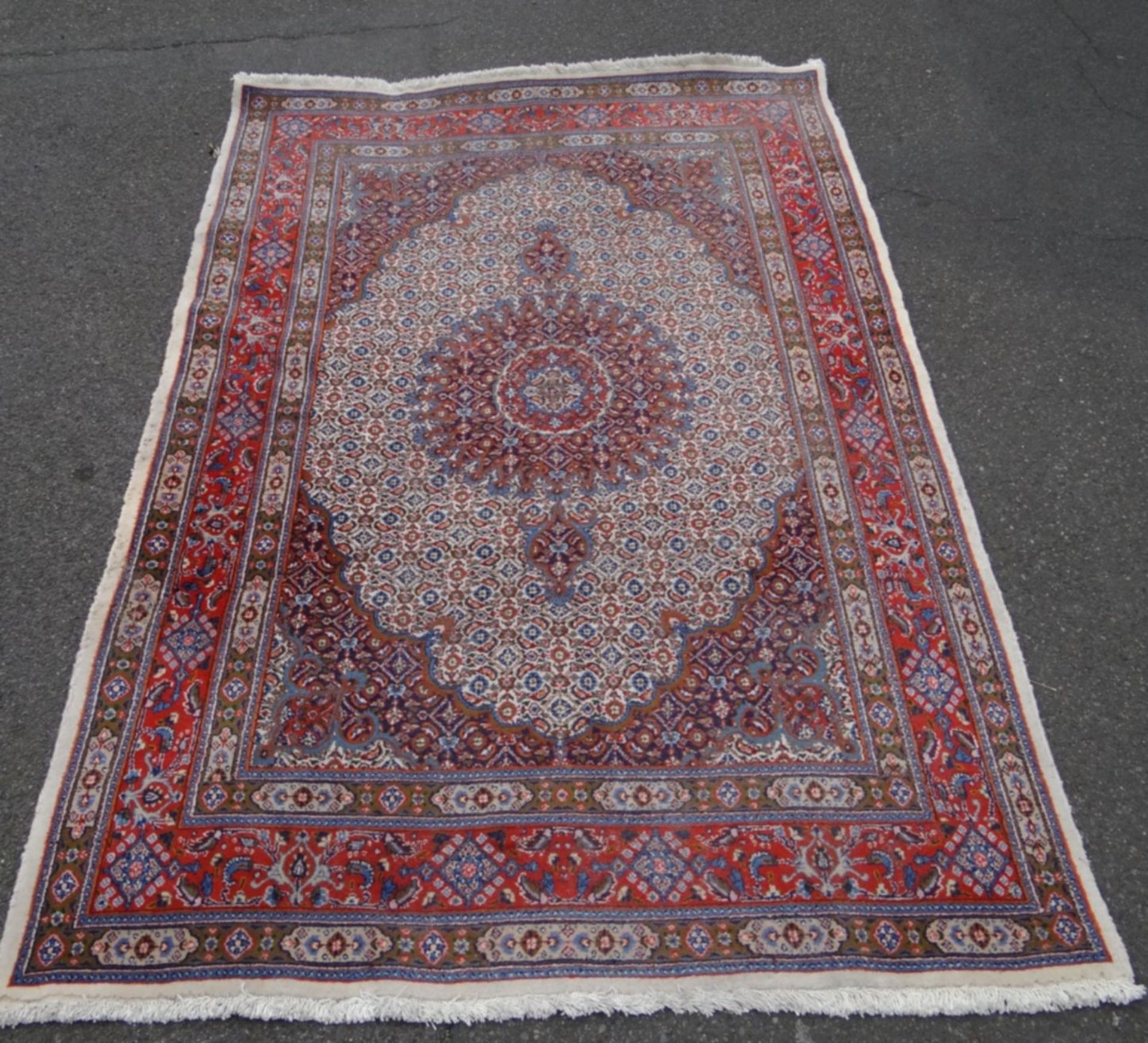Orient-Teppich, 233x154 cm,Gebrauchsspuren, minim. Mottenbefall am Rand
