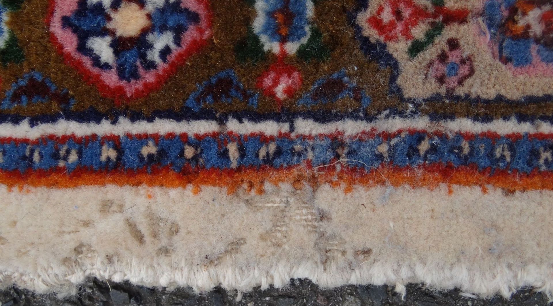 Orient-Teppich, 233x154 cm,Gebrauchsspuren, minim. Mottenbefall am Rand - Bild 4 aus 6