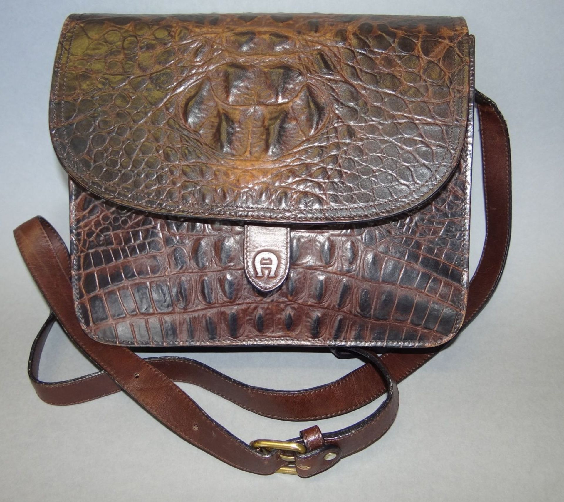 Handtasche "Aigner" Krokoleder-Dekor, neuwertig, 21x24 cm