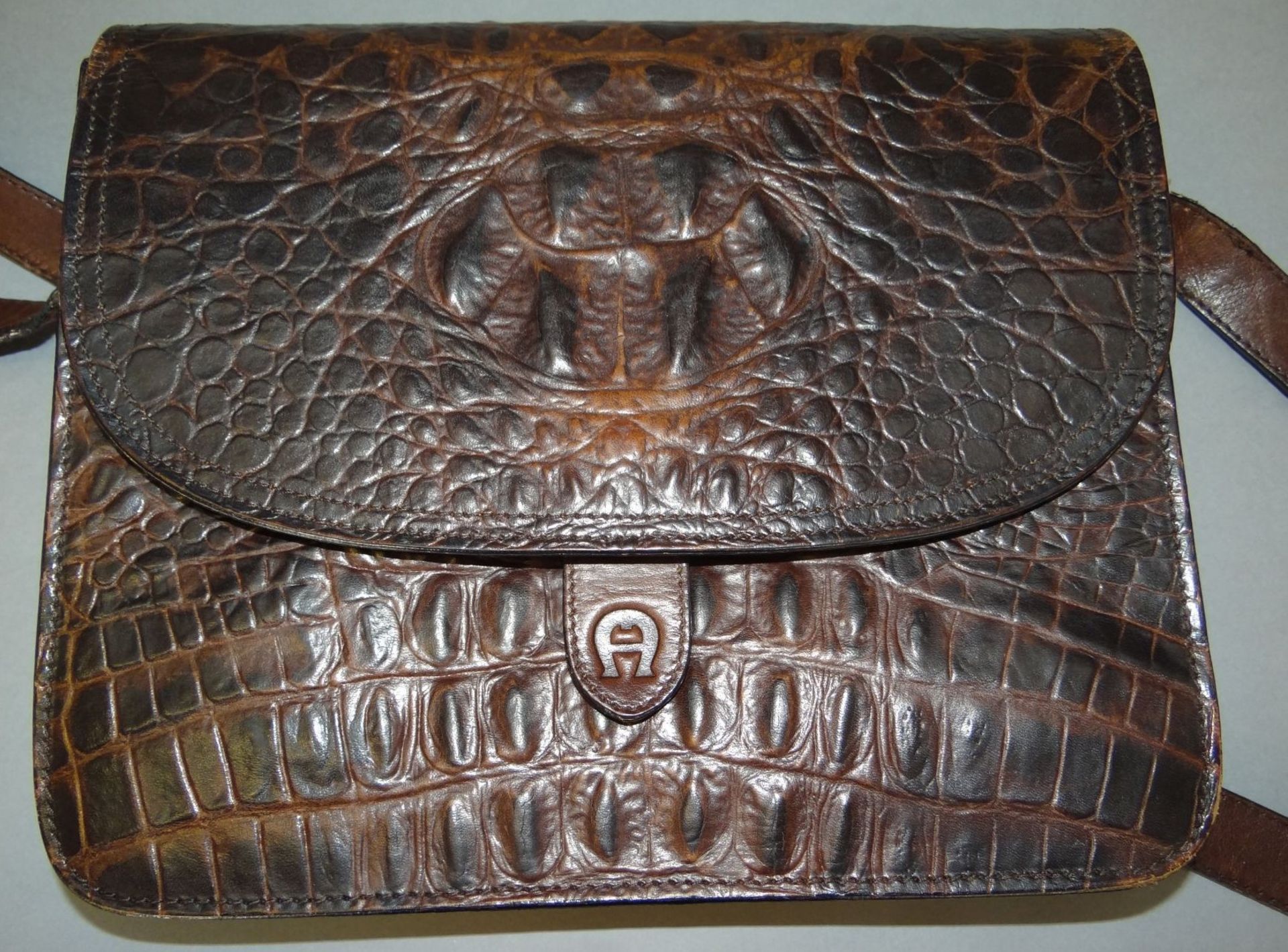 Handtasche "Aigner" Krokoleder-Dekor, neuwertig, 21x24 cm - Bild 5 aus 5