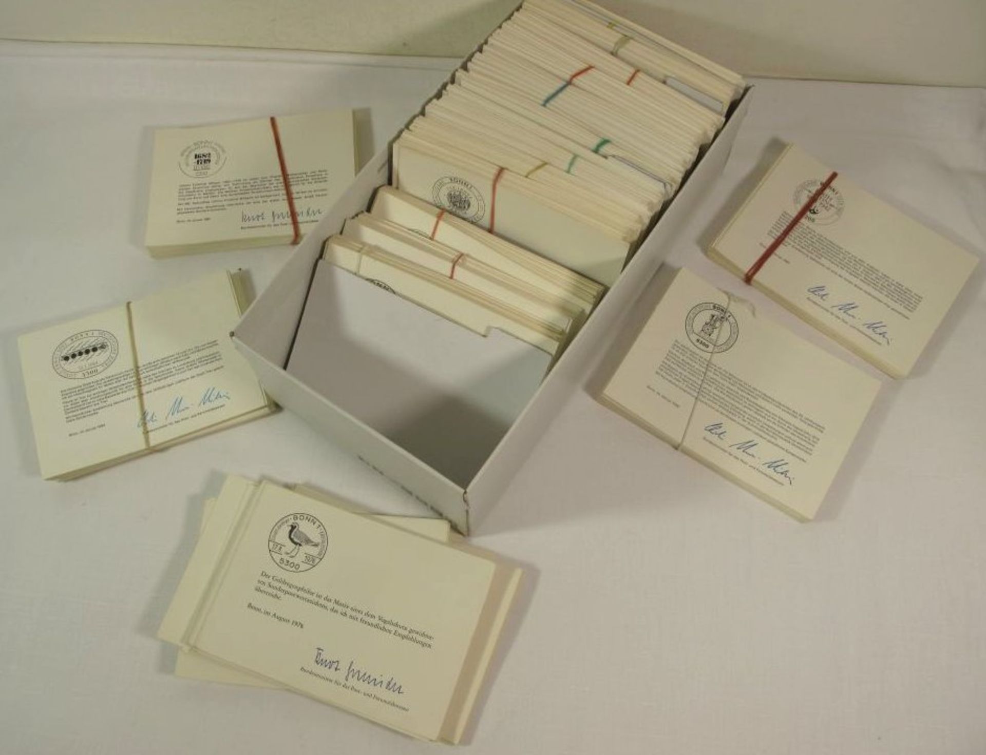 ca. 400 Ministerkarten, 1976-1997.