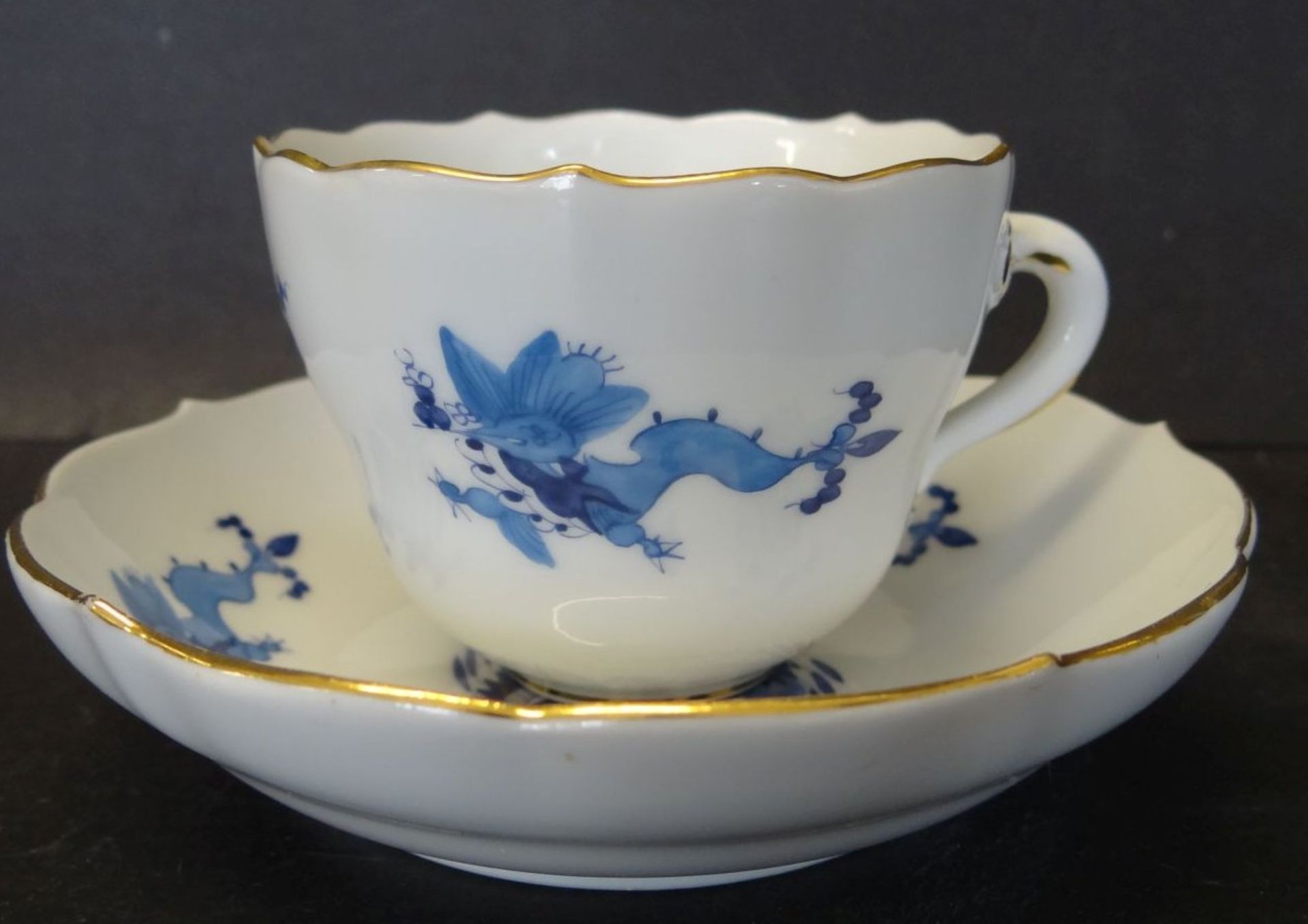 Mokkatasse mit U.T. "Meissen" blauer Drache, 1.Wahl