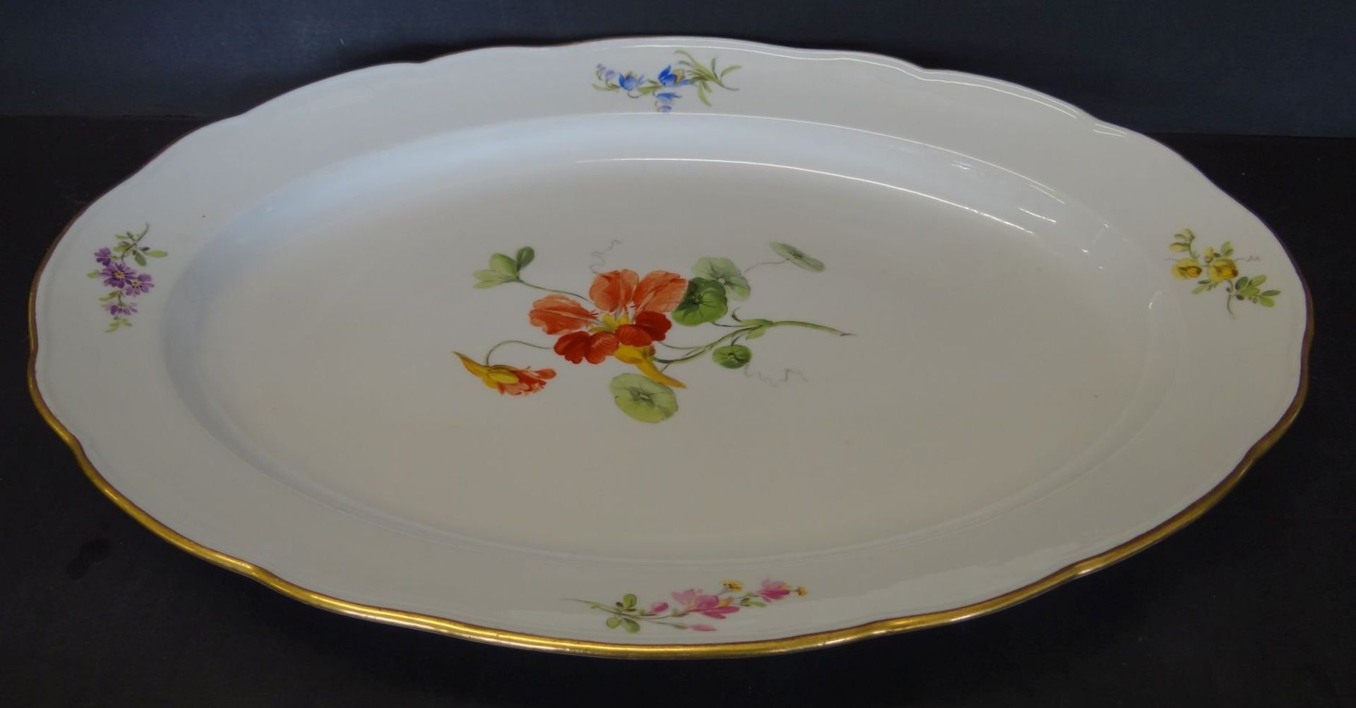 grosse ovale Platte "Meissen" Blumenmalerei, 1.Wahl, 49x35 cm