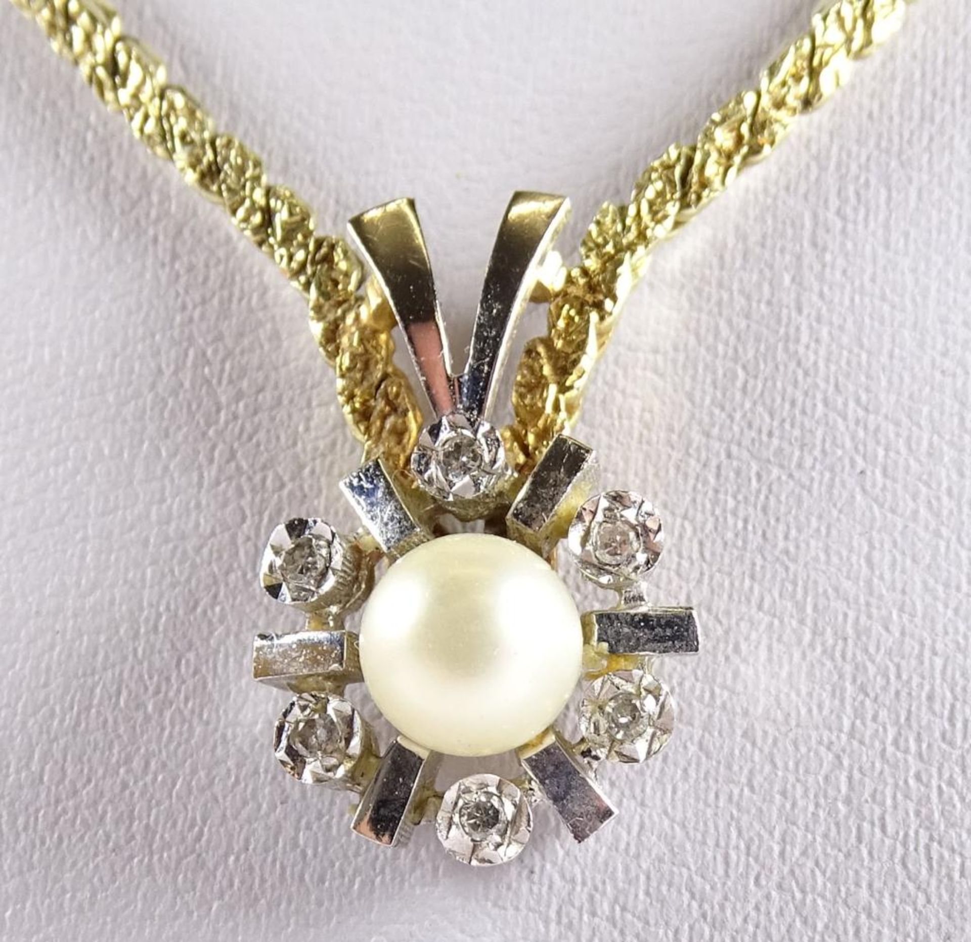 Massives Bicolor Gold Collier 585/000, mit 6 Diamanten und Perle, ges.gew. 20,3gr., L46cm - Bild 5 aus 5