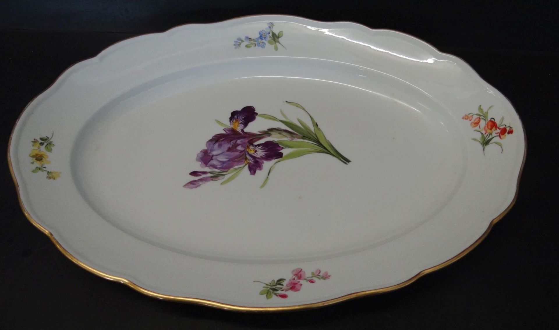 grosse ovale Platte "Meissen" Blumenmalerei, 41x30 cm, 1.Wahl