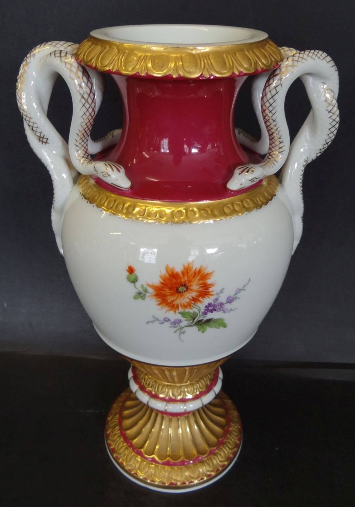 Schlangenhalsvase "Meissen" Blumendekor mit Goldstaffage, , Schwertermarke, 1.Wahl , H-27 cm, gut - Bild 3 aus 5