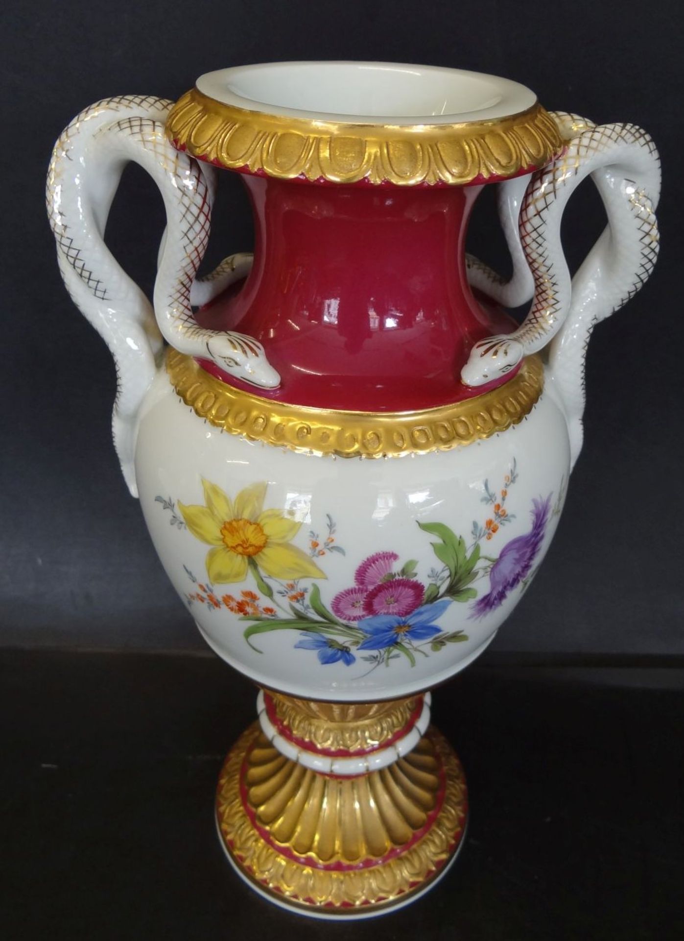 Schlangenhalsvase "Meissen" Blumendekor mit Goldstaffage, , Schwertermarke, 1.Wahl , H-27 cm, gut - Bild 2 aus 5