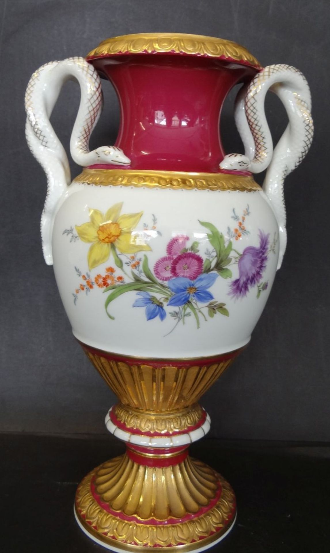 Schlangenhalsvase "Meissen" Blumendekor mit Goldstaffage, , Schwertermarke, 1.Wahl , H-27 cm, gut