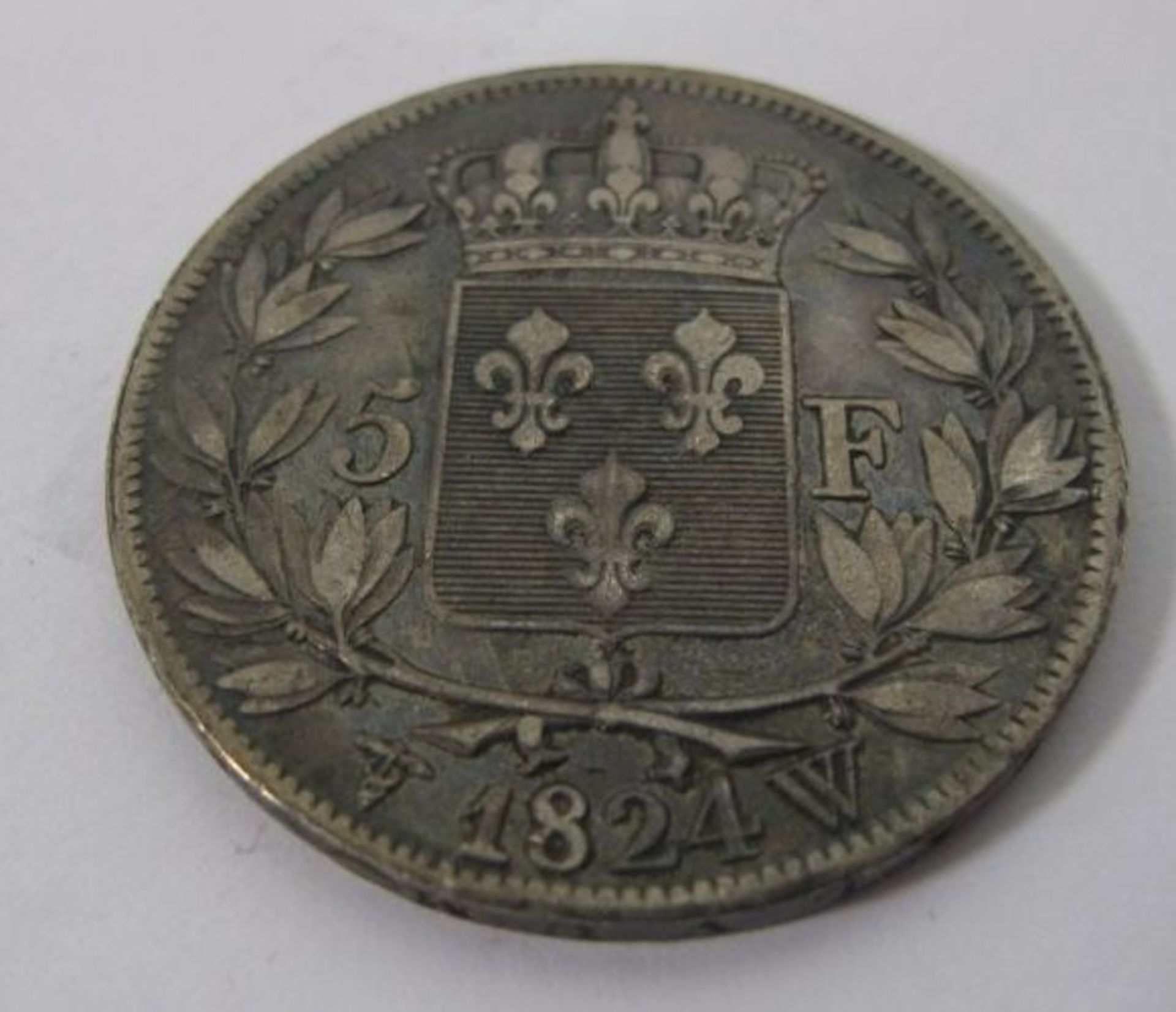 5 Francs 1824, Louis XVIII Roi, 24,6g, D-3,7cm, Alters-u. Gebrauchsspuren. - Bild 2 aus 2