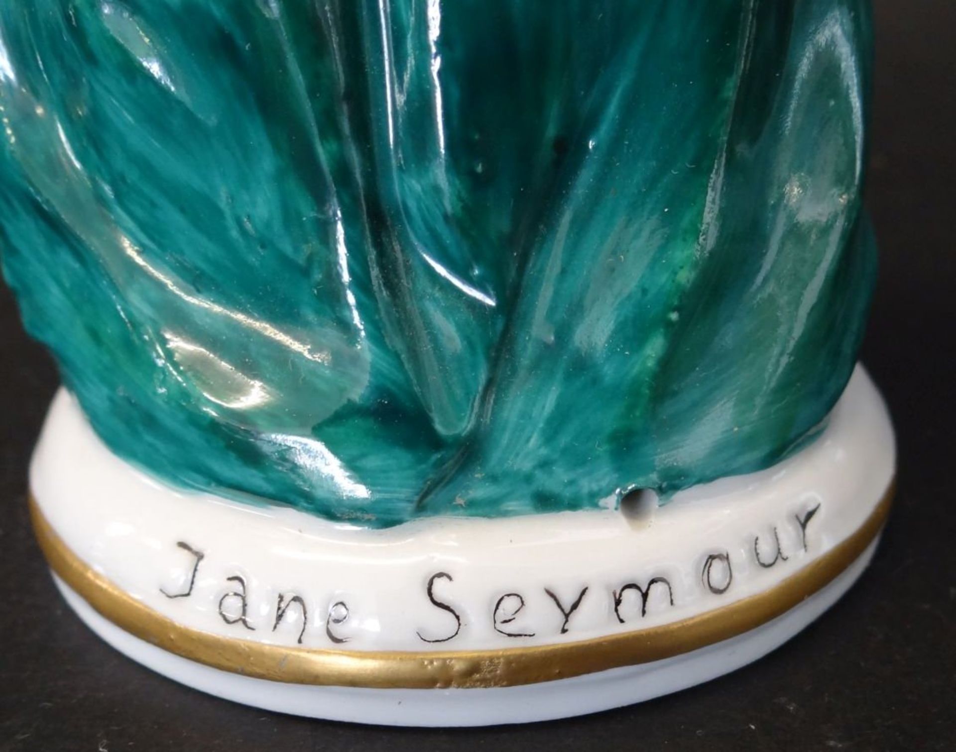 Figur Jane Seymour, Sitzendorf, bemalt, H-20 cm - Bild 5 aus 6