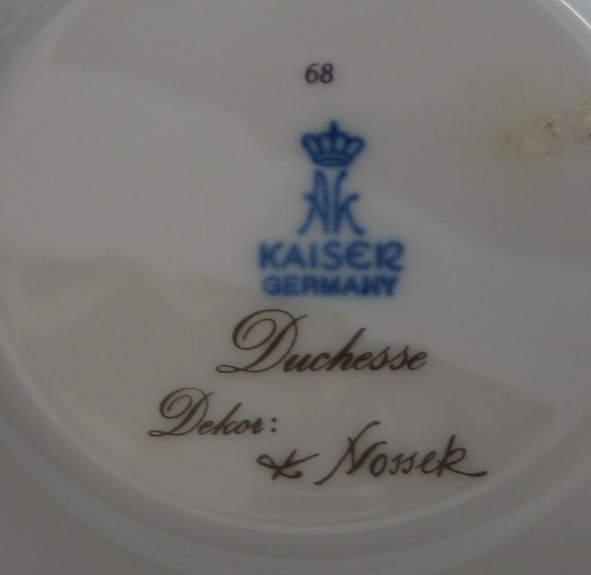 gr. Henkelvase "Duchesse" von Kaiser, Entw. Nosseck, H-17 cm - Bild 5 aus 5