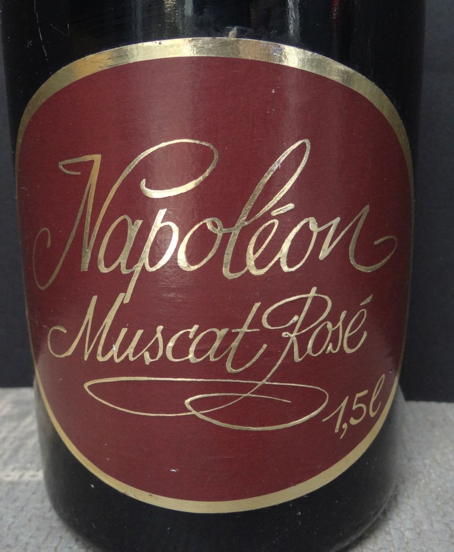 1 1/2 Liter Flasche "Napoleon" Muscat Rose Sekt - Bild 2 aus 3