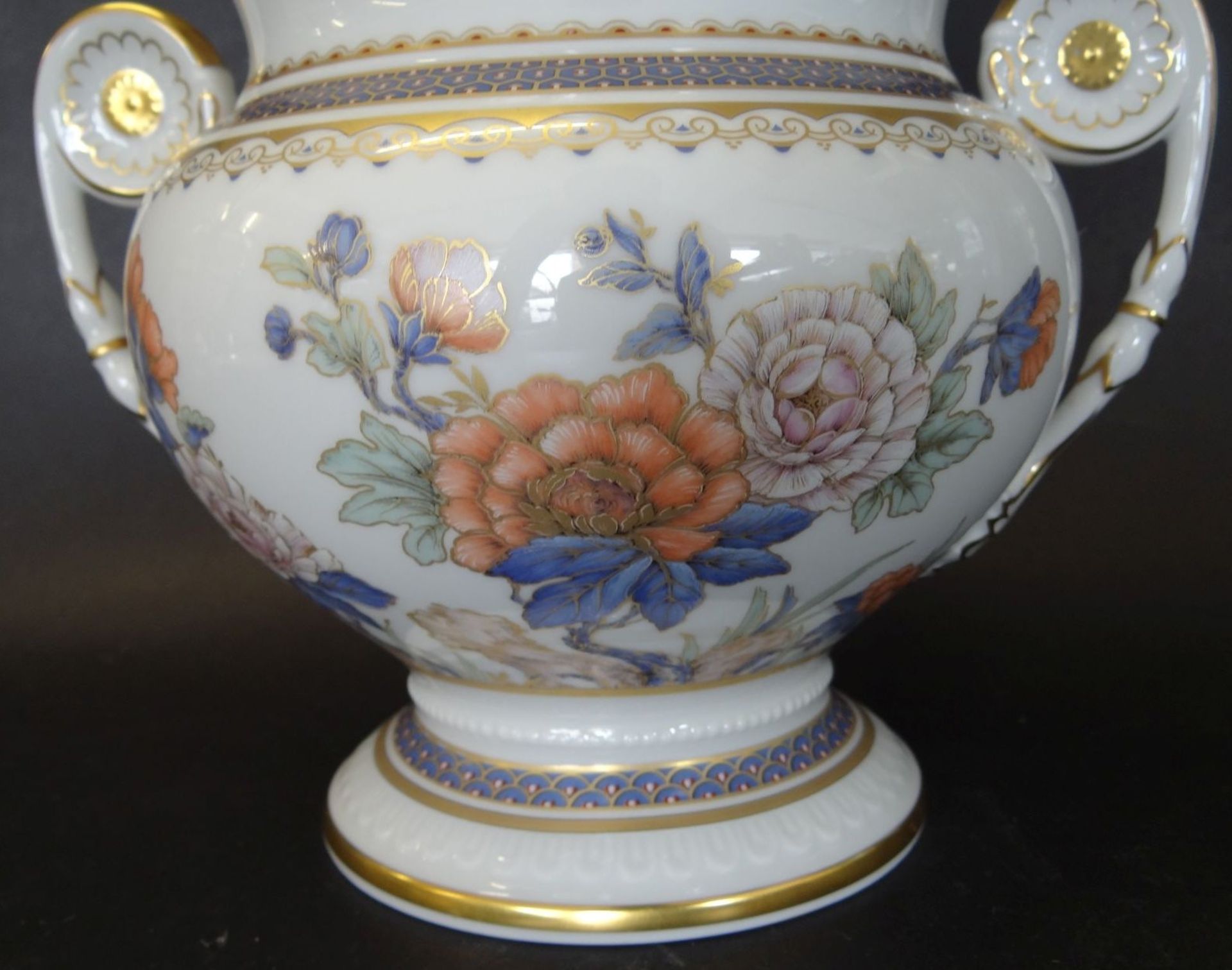 gr. Henkelvase "Duchesse" von Kaiser, Entw. Nosseck, H-17 cm - Bild 2 aus 5