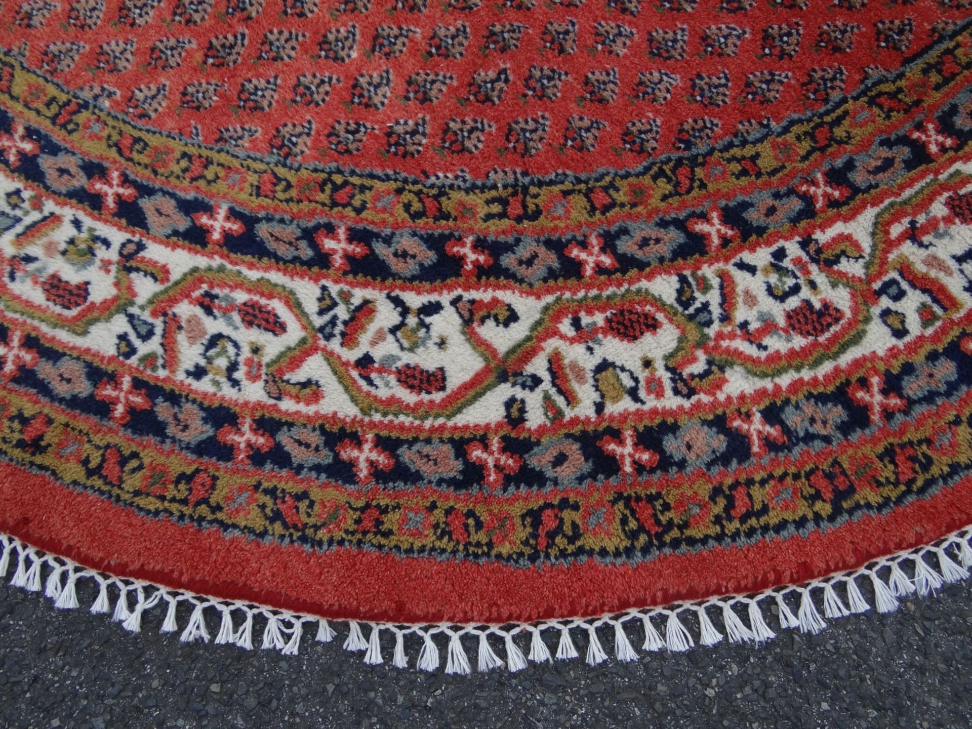 runder Orient-Teppich, D-198 cm, Alters-u. Gebrauchsspuren - Bild 2 aus 3