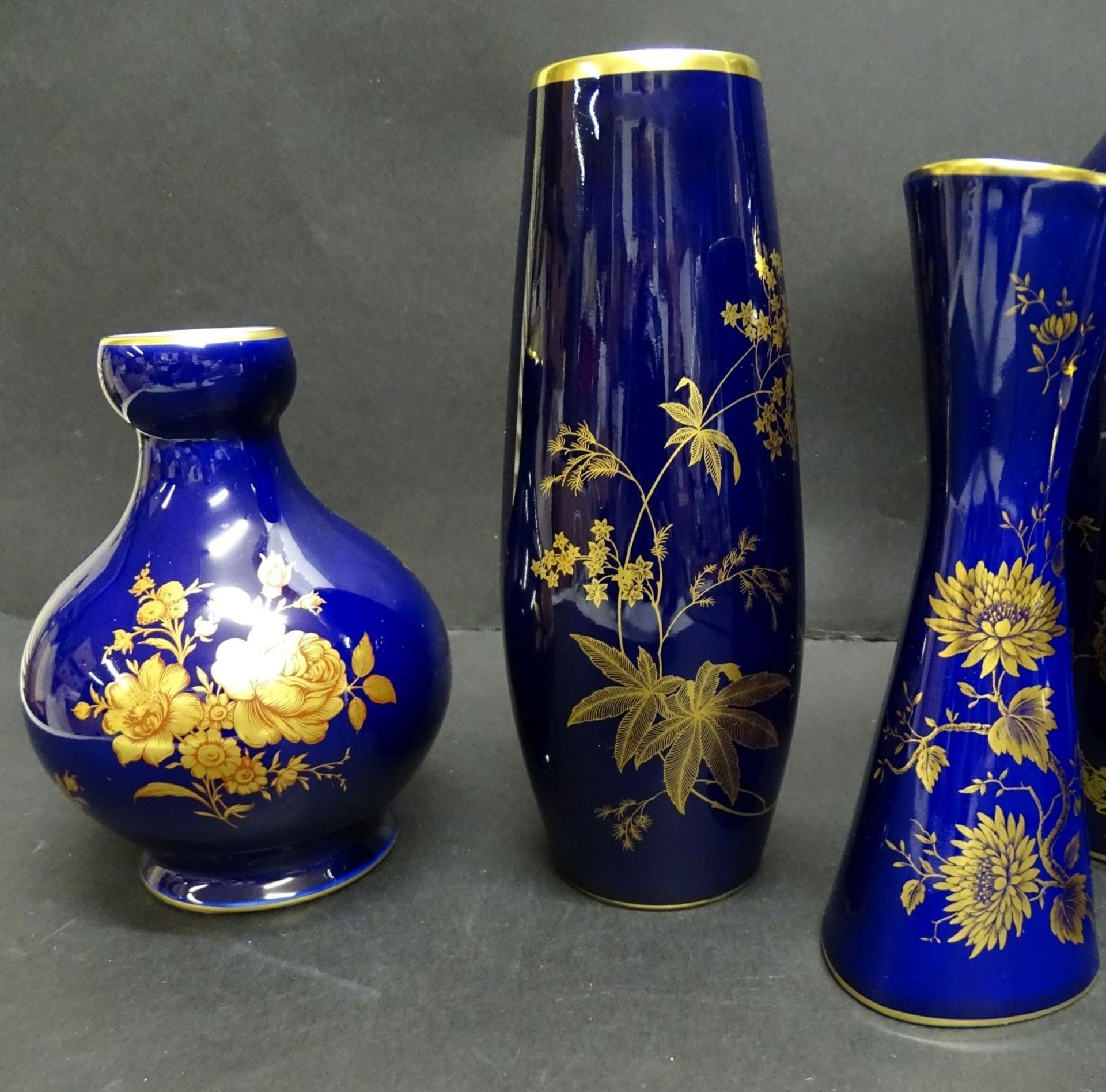 7x div. Vasen, alle Kobalt mit Gold, H-max. 27 cm - Bild 3 aus 5