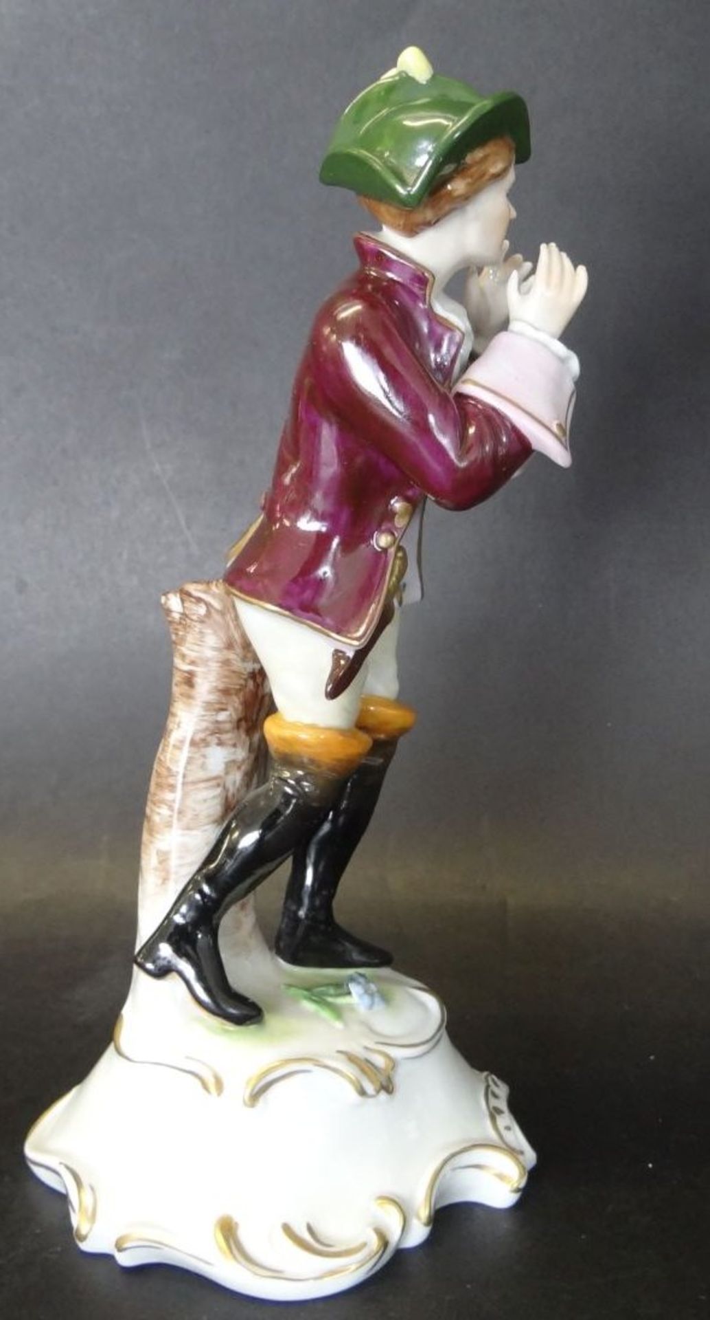 Figur "Junger Kavalier" bemalt, Blaumarke, H-22 cm - Bild 4 aus 5