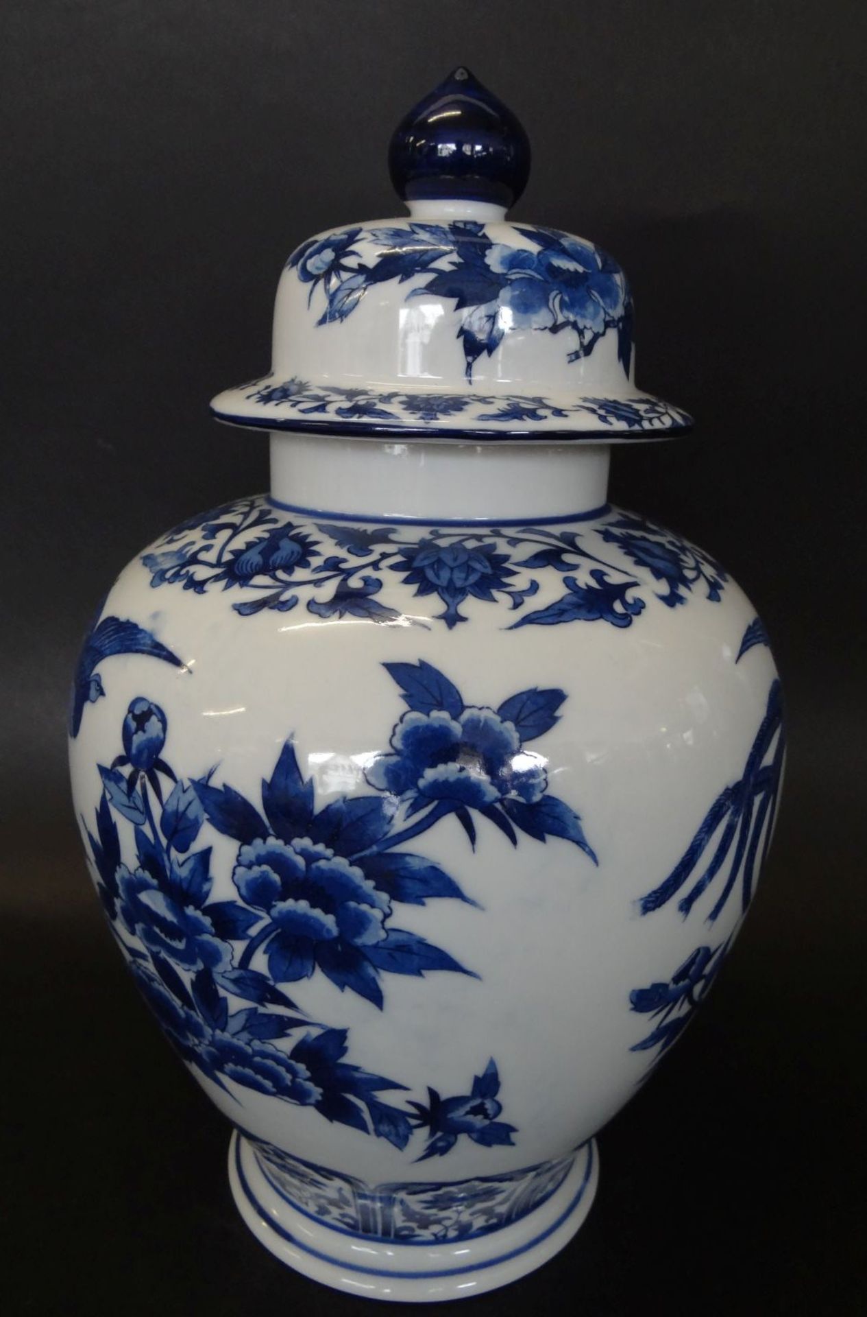 grosse Deckelvase, China, Blaumalerei, H-29 cm - Bild 2 aus 4
