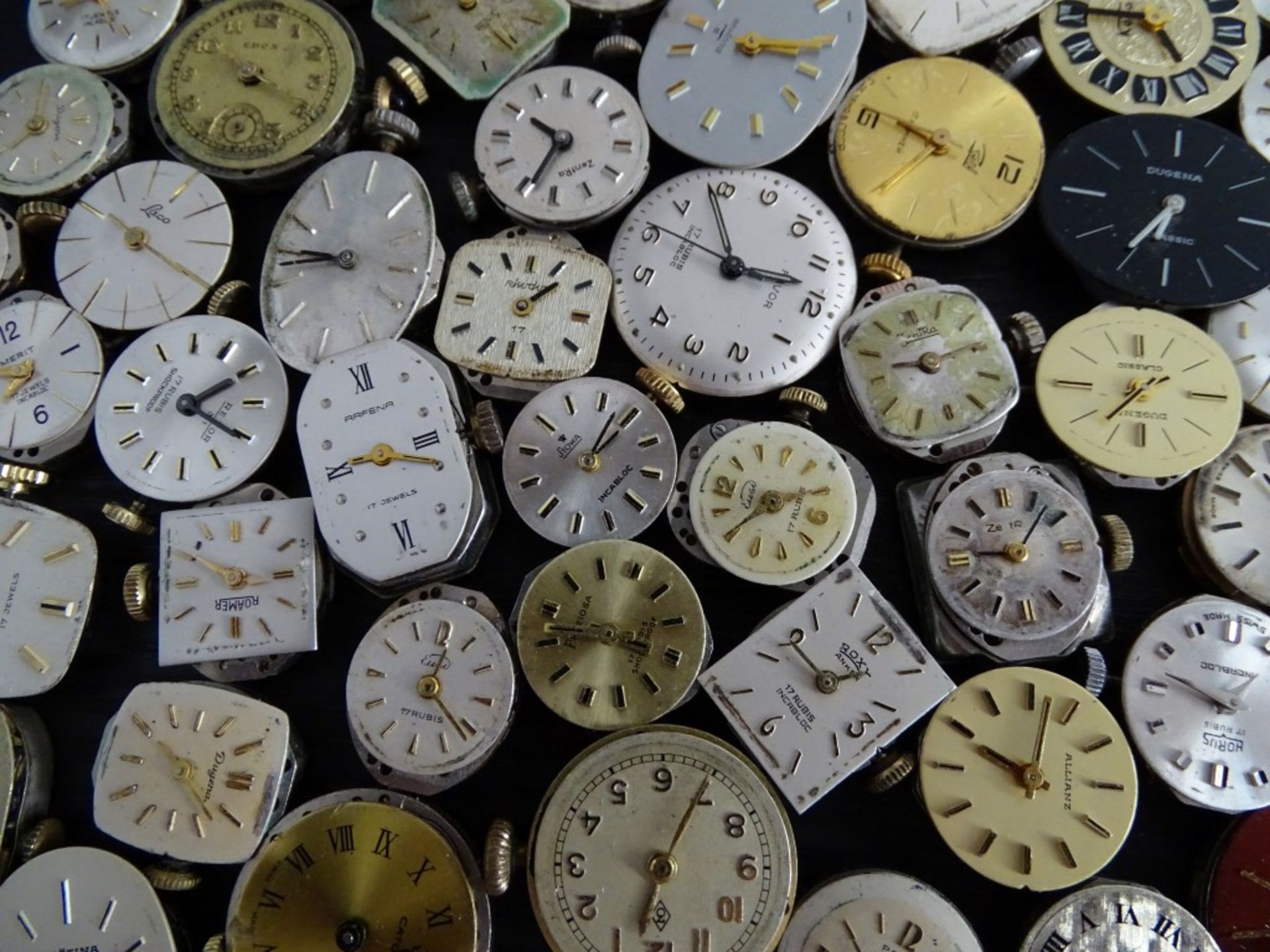 Konvolut diverser Uhrenwerke 100 Stück, Funktion nicht geprü - Bild 2 aus 10