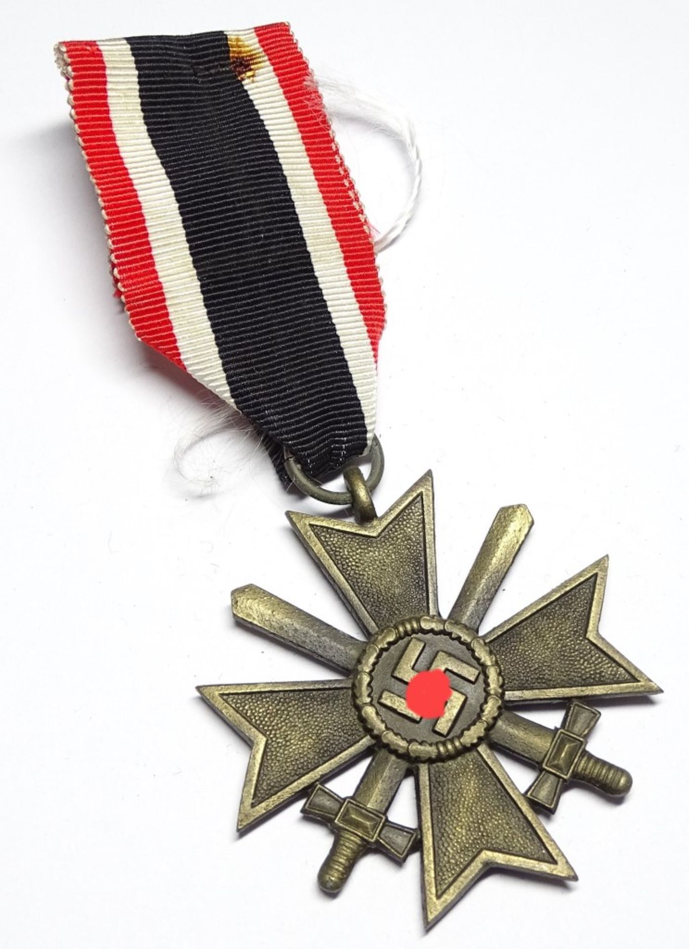 Kriegsverdienstkreuz mit Schwertern an Band