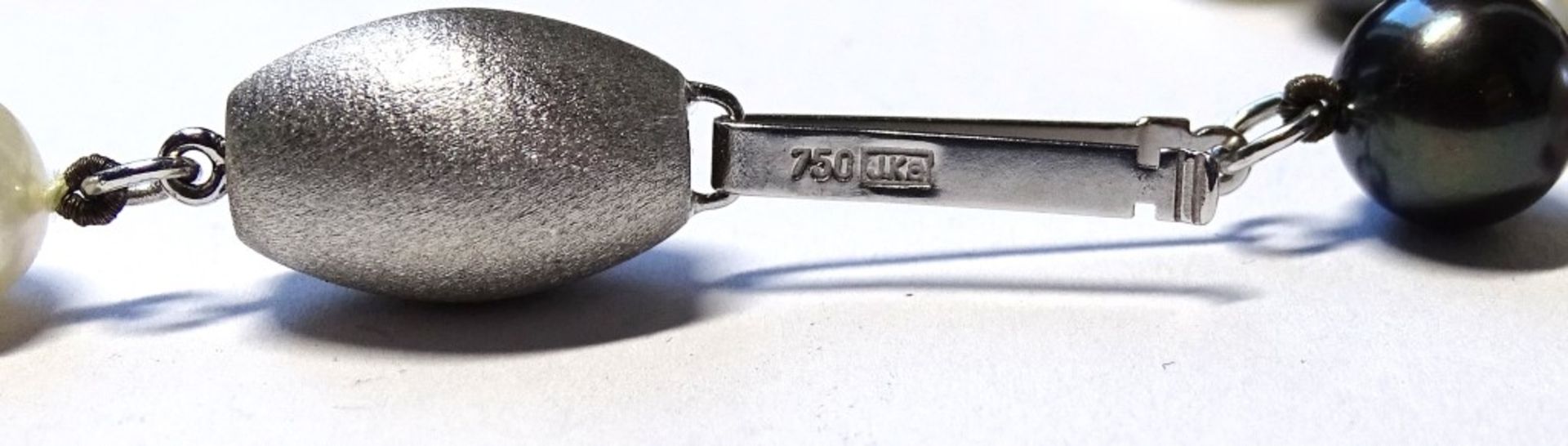 Perlenhalskette mit Weissgoldschliesse 750/000,L- 92cm.d-7,6-83,0mm - Bild 4 aus 4