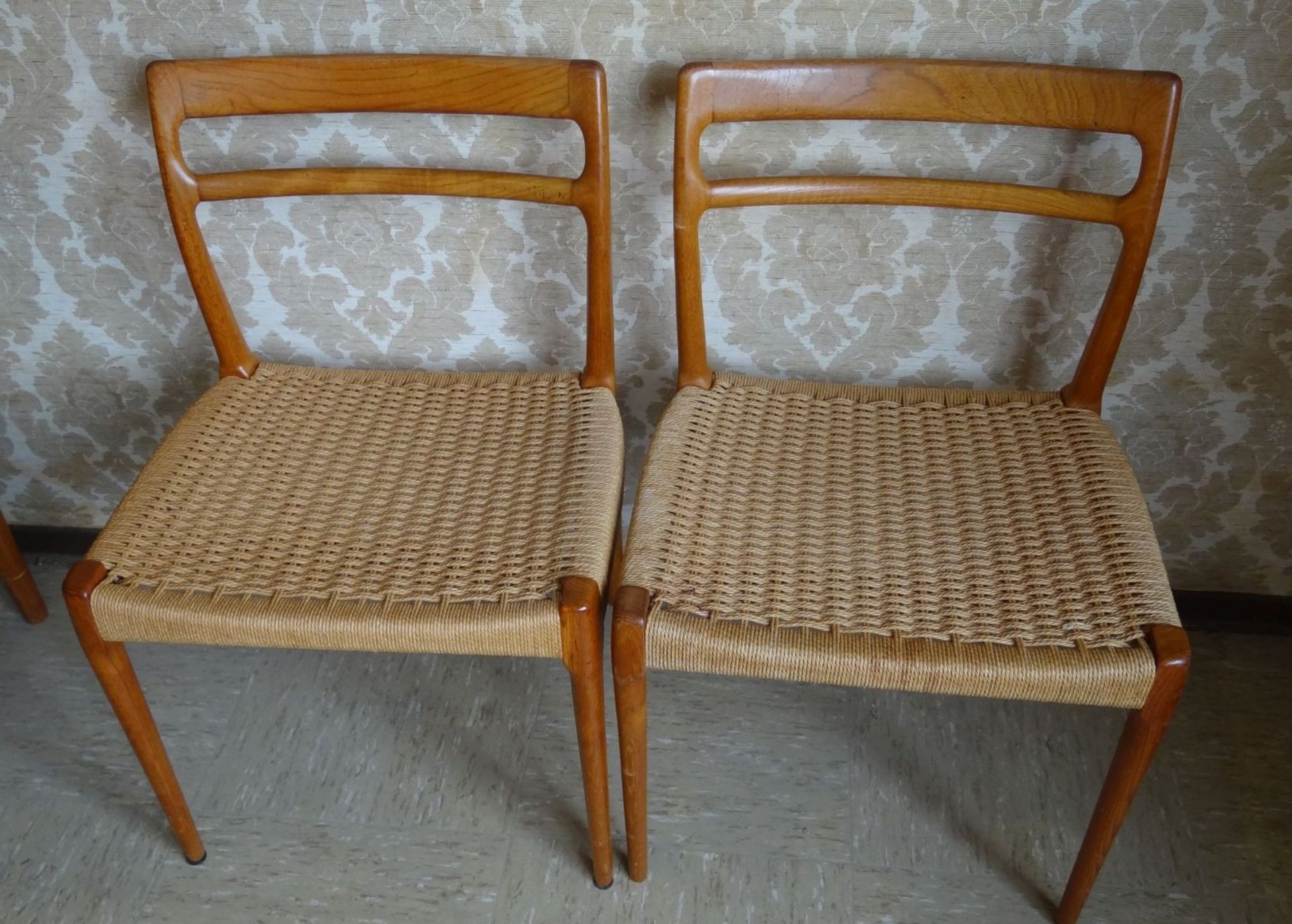 4x dänische Design-Stühle mit Korbgeflecht, H-78 cm, B-50 cm, Sitzhöhe 45 cm, Gebrauchsspu - Bild 2 aus 3