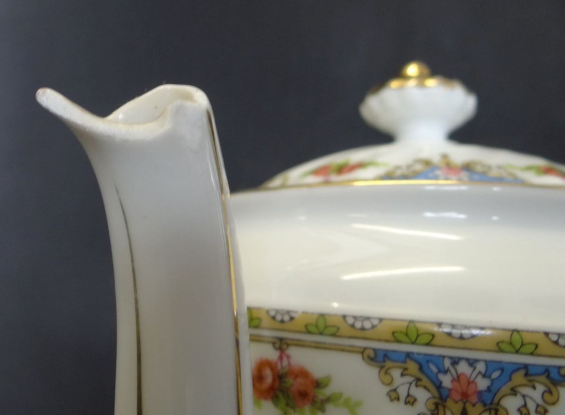 Teekanne, Zuckertopf, 11 Tassen mit 11 U.T. "Ginori", Tülle bestossen, H-16 cm, Röschendek - Bild 7 aus 7