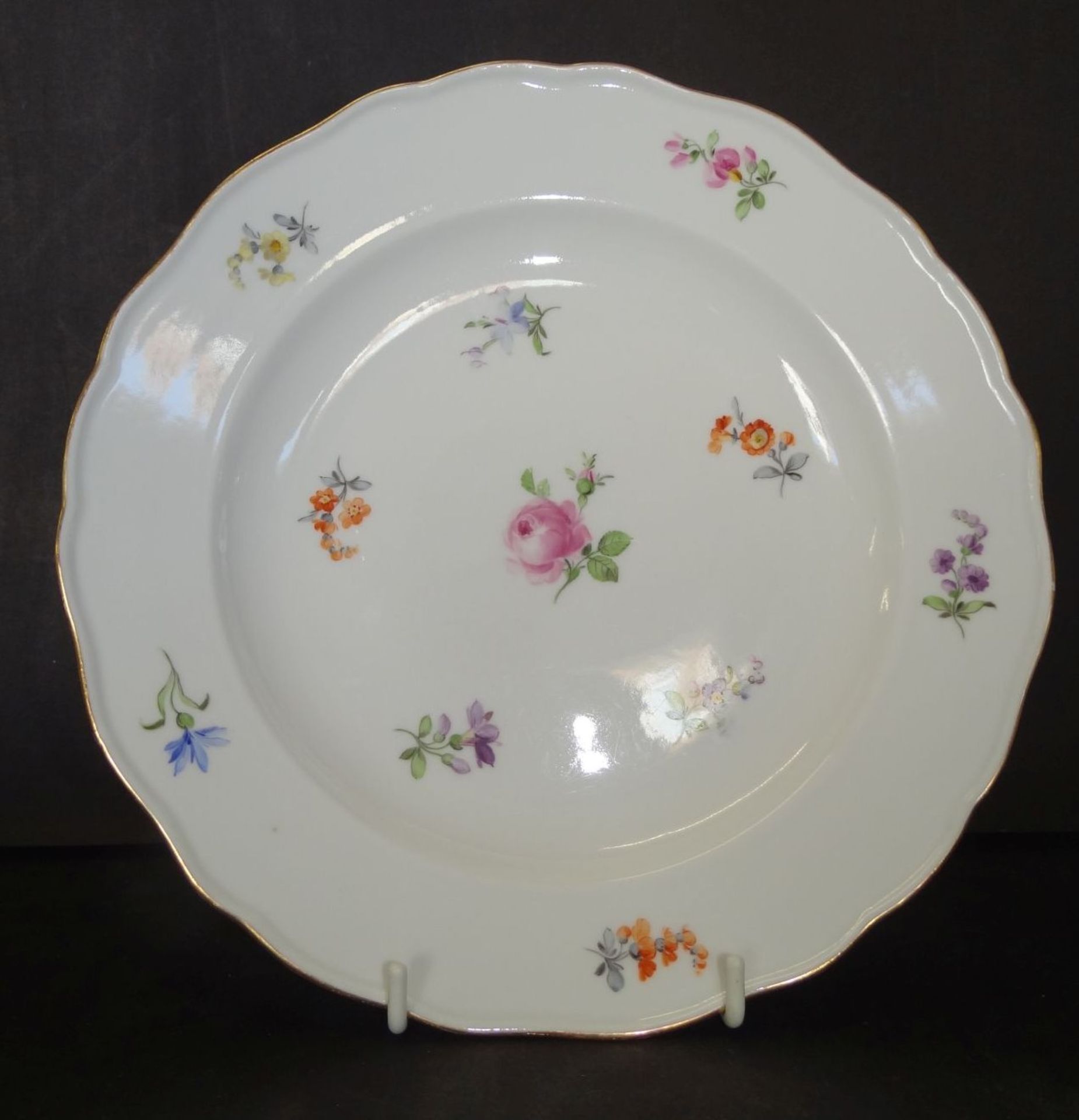 6 Speiseteller "Meissen" Streublume, 1.Wahl, D-24 cm, grossteils 19.Jhd. - Bild 3 aus 5