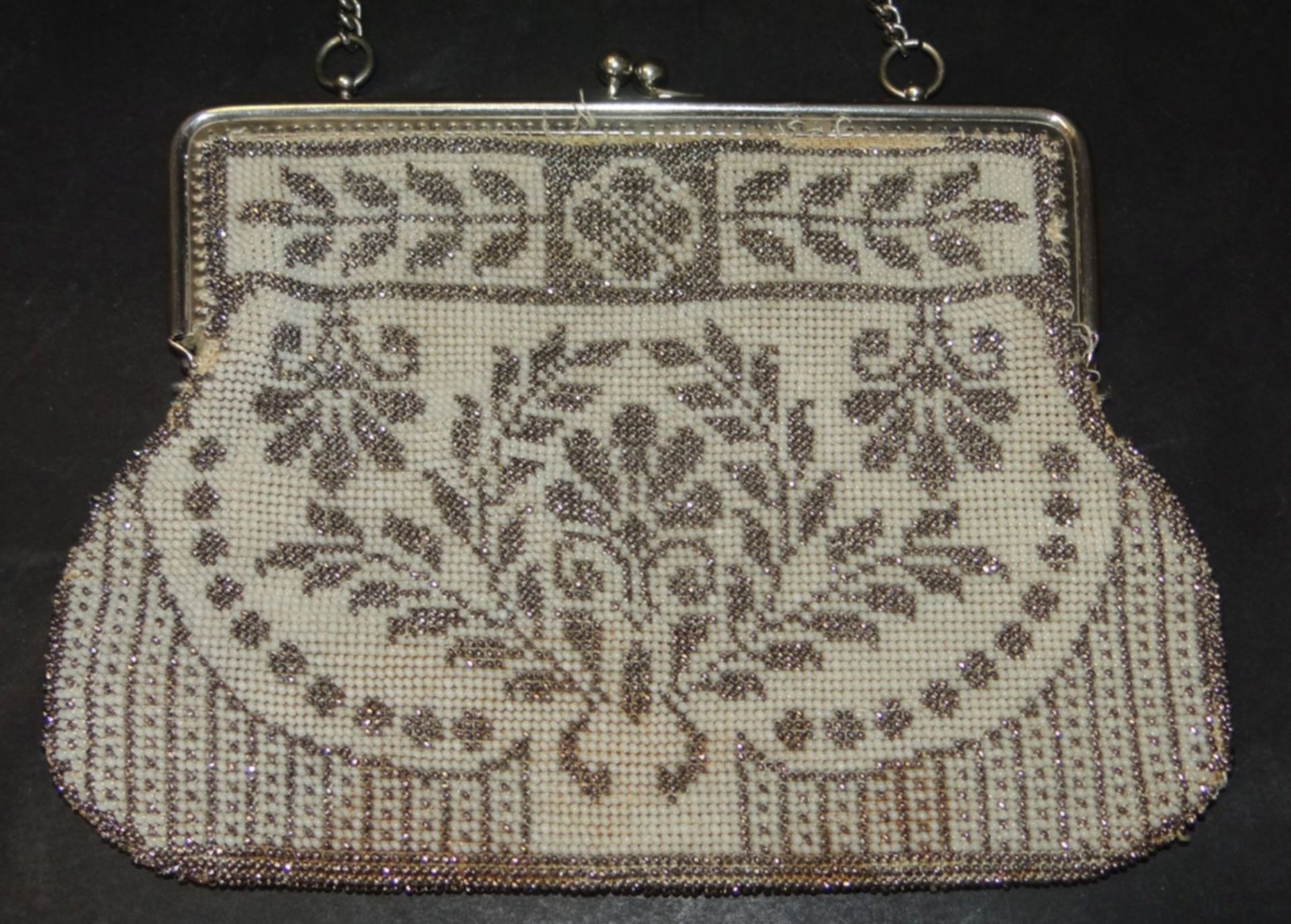 alte Handtasche, Perlstickerei, , Alters-u. Gebrauchsspuren, 16x20,5 cm - Bild 3 aus 5