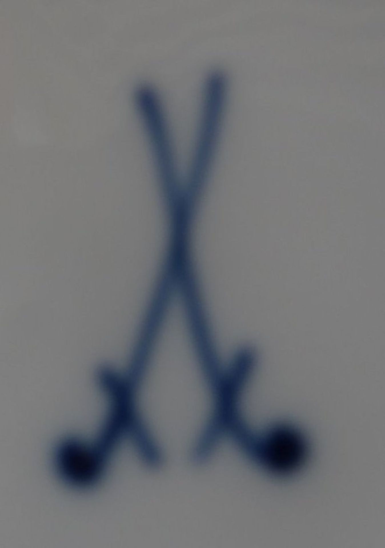 grosse runde Schale "Meissen" Streublume, 1.Wahl, zweigeteilt, Knaufschwerter, D-36 cm ! - Bild 5 aus 5