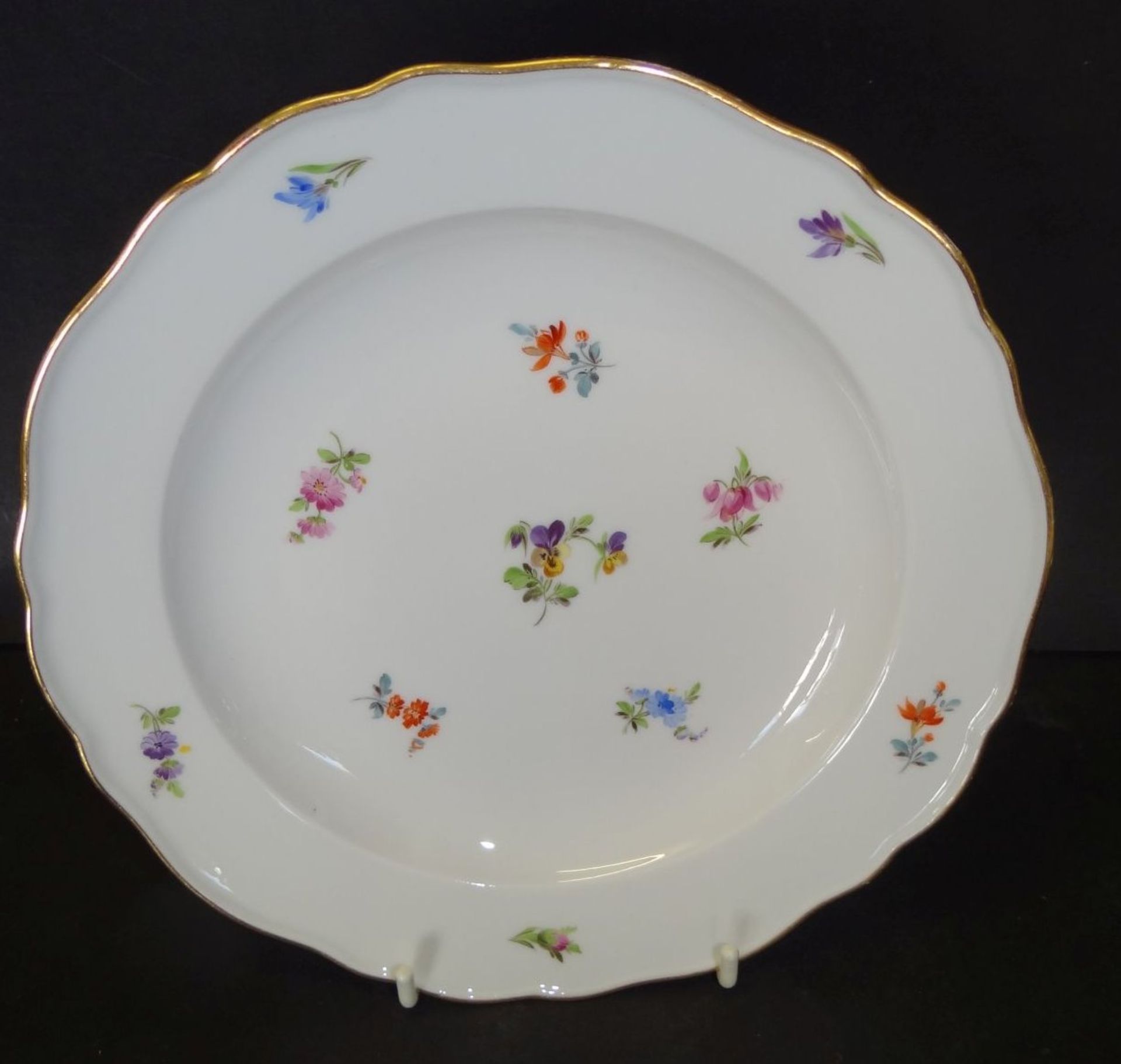 6 Mittelteller "Meissen" Streublume, 1.Wahl, D-21 cm, Knaufschwerter, 19.Jhd. - Bild 3 aus 5