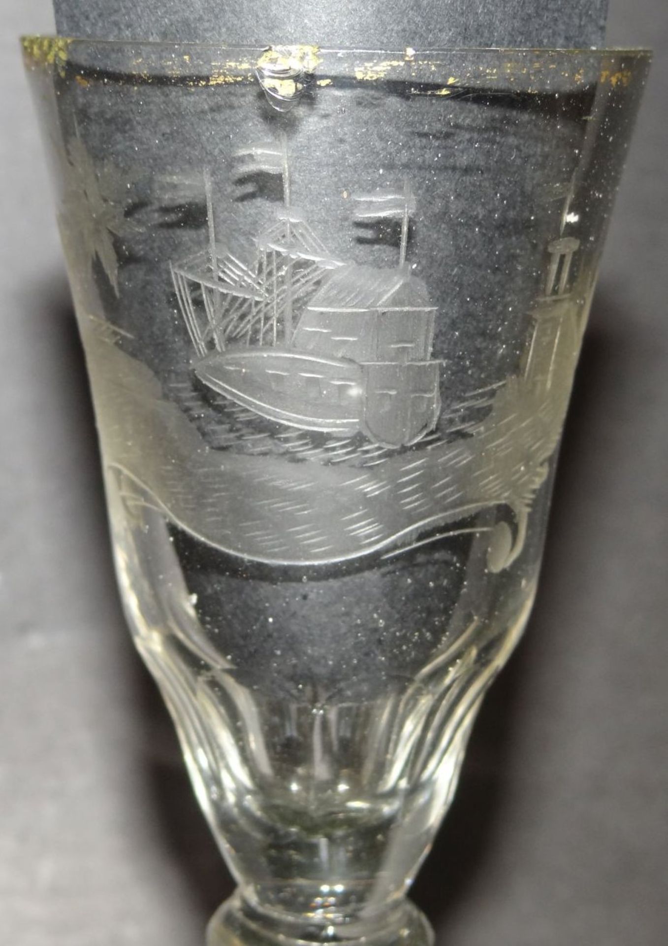 Barock-Glas mit Spruch "Angenehme Hoffnung" und Schiff, H-15 cm, Rand mehrfach bestossen - Bild 6 aus 10